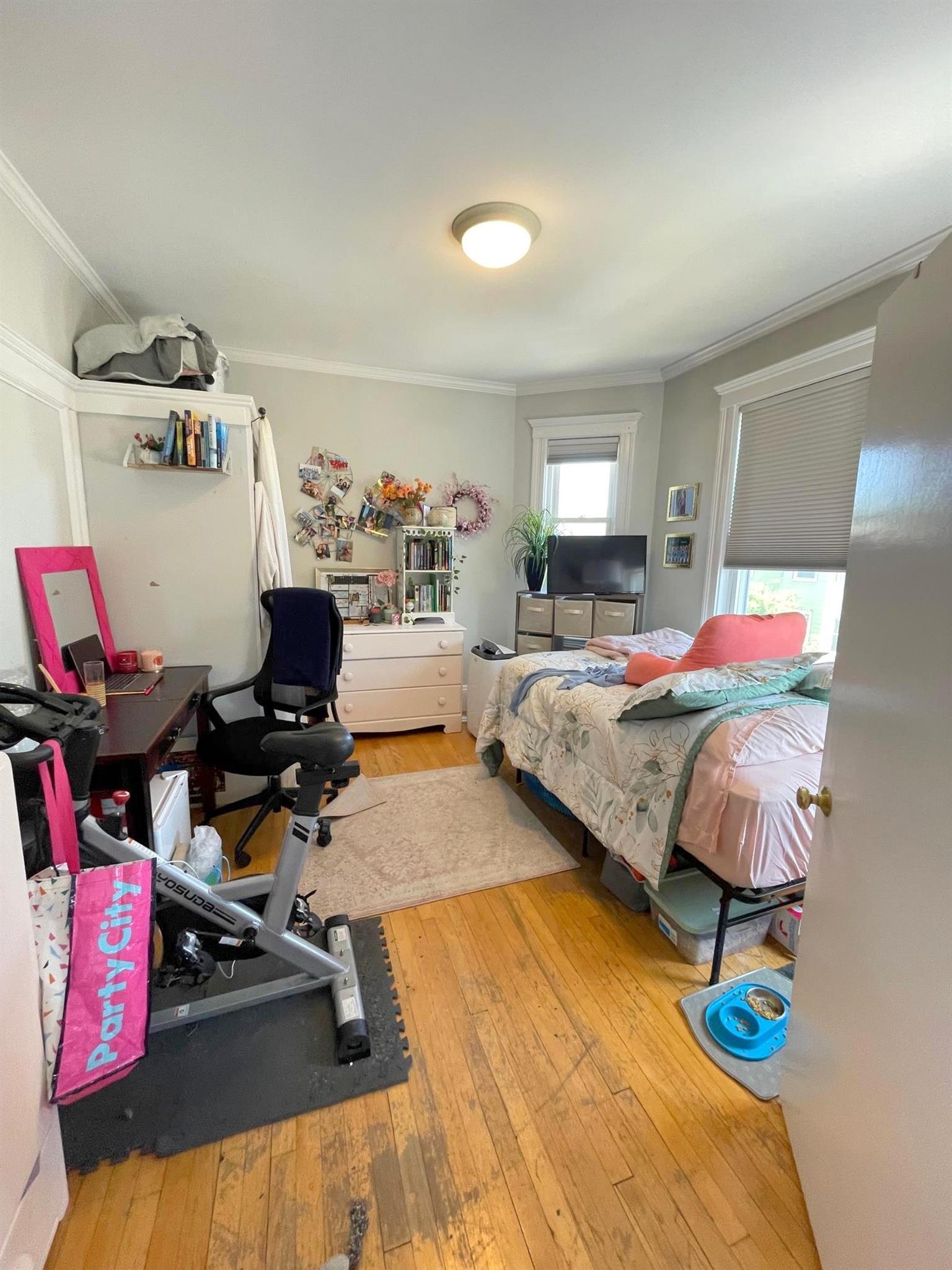 15 Farragut Ave, Teele Square