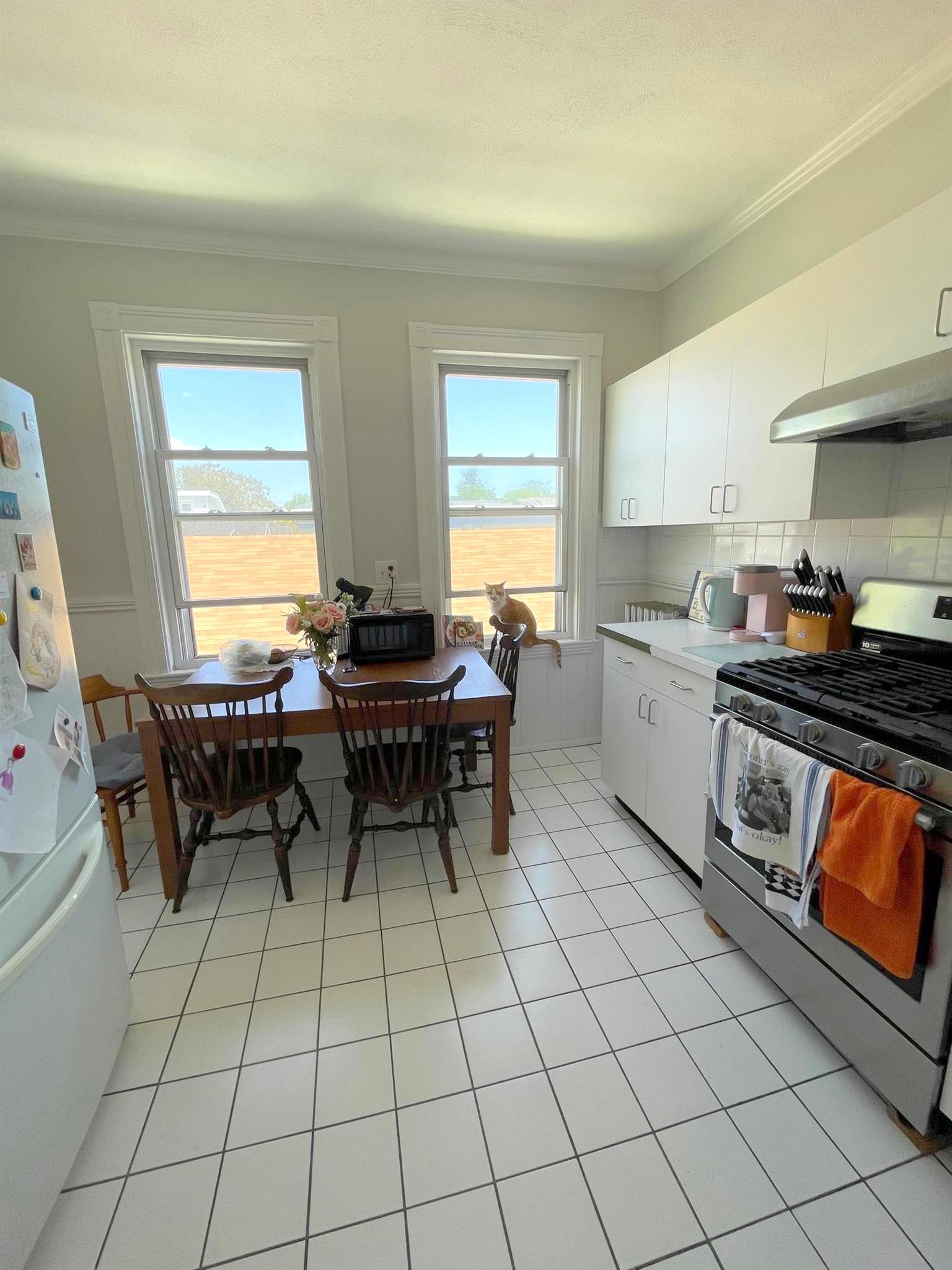 15 Farragut Ave, Teele Square