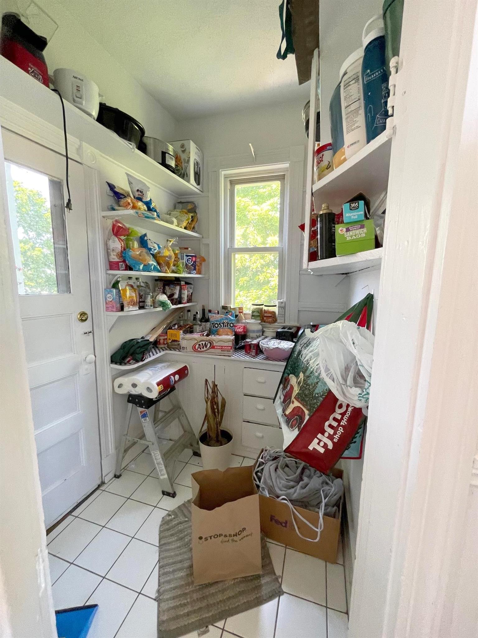 15 Farragut Ave, Teele Square