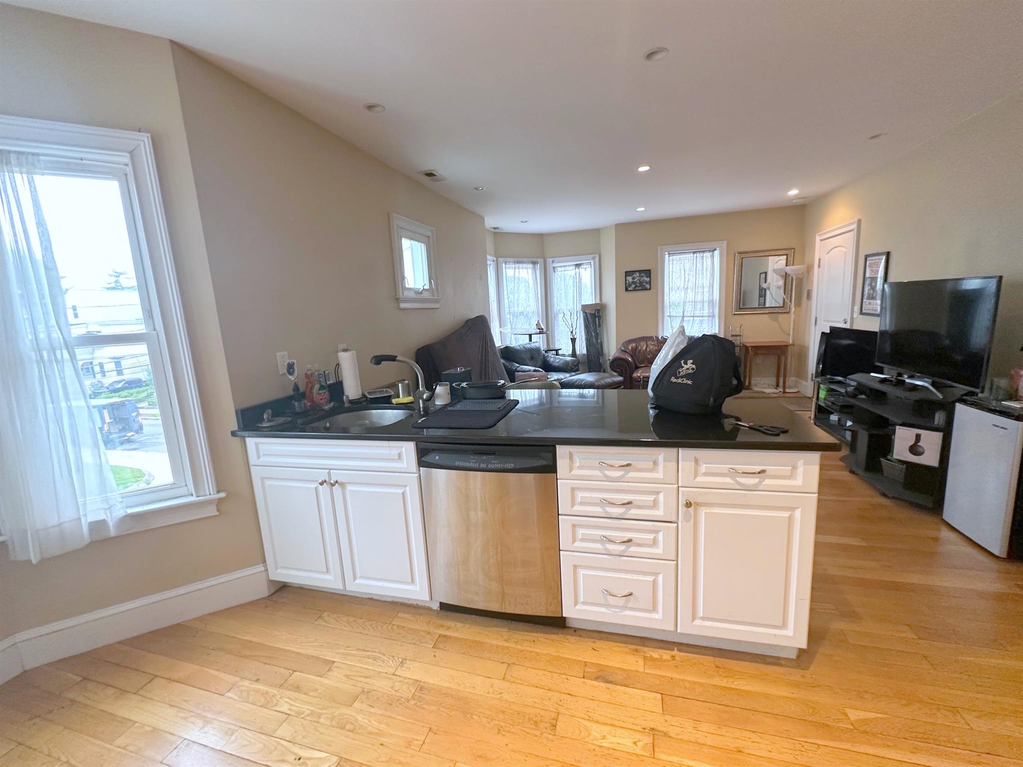 57 Greenleaf Ave, Medford