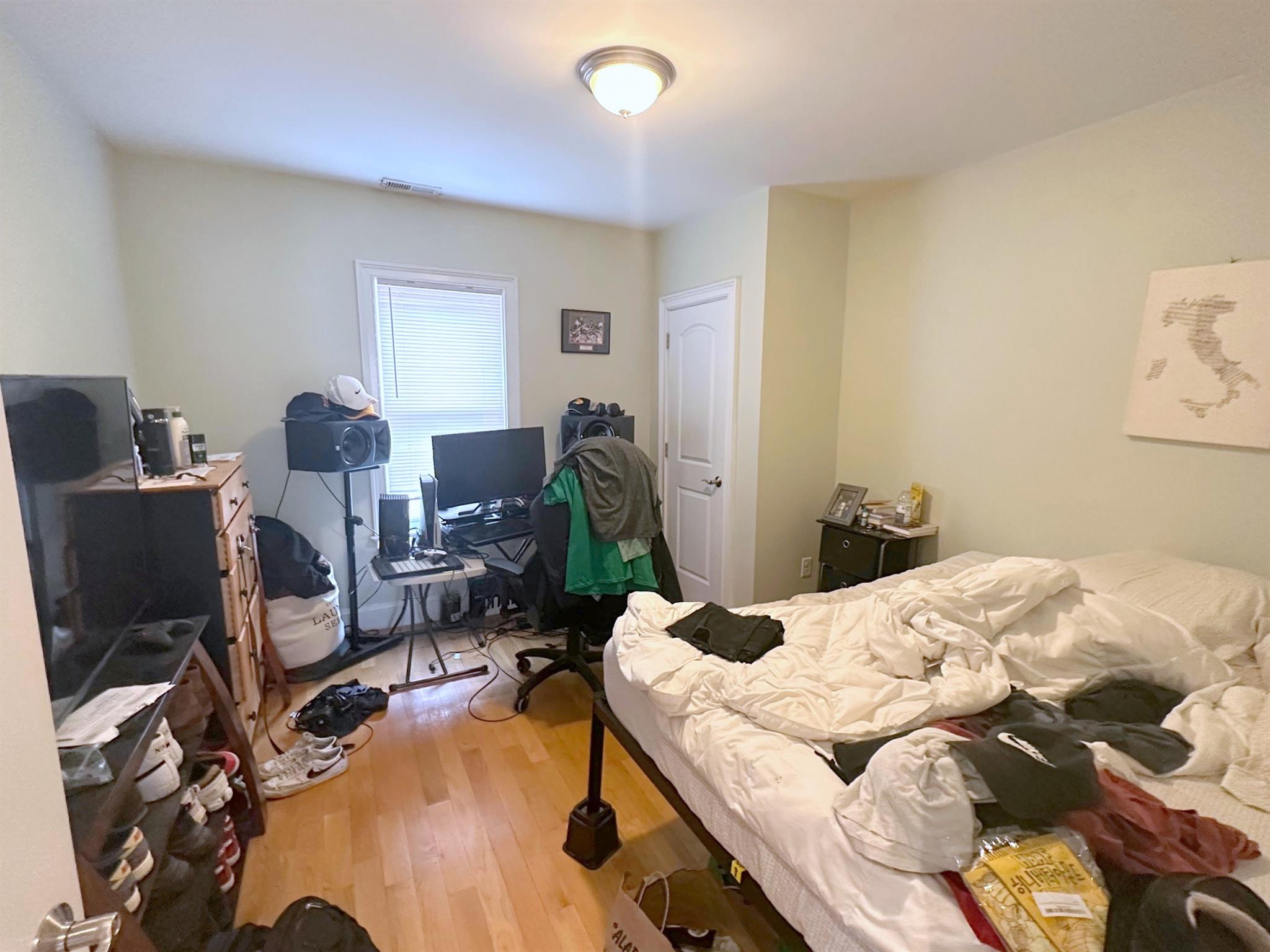 57 Greenleaf Ave, Medford