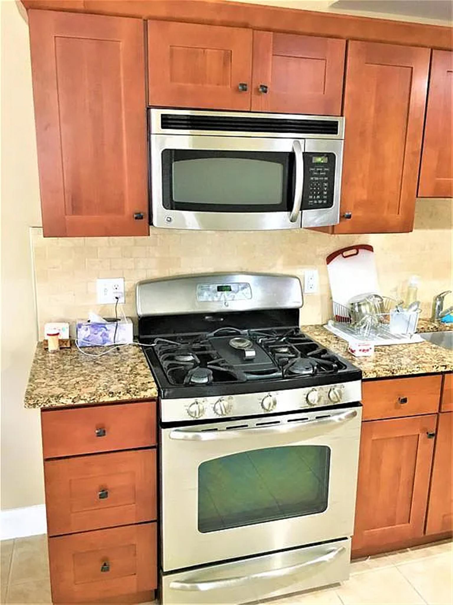 910 Saratoga St, East Boston