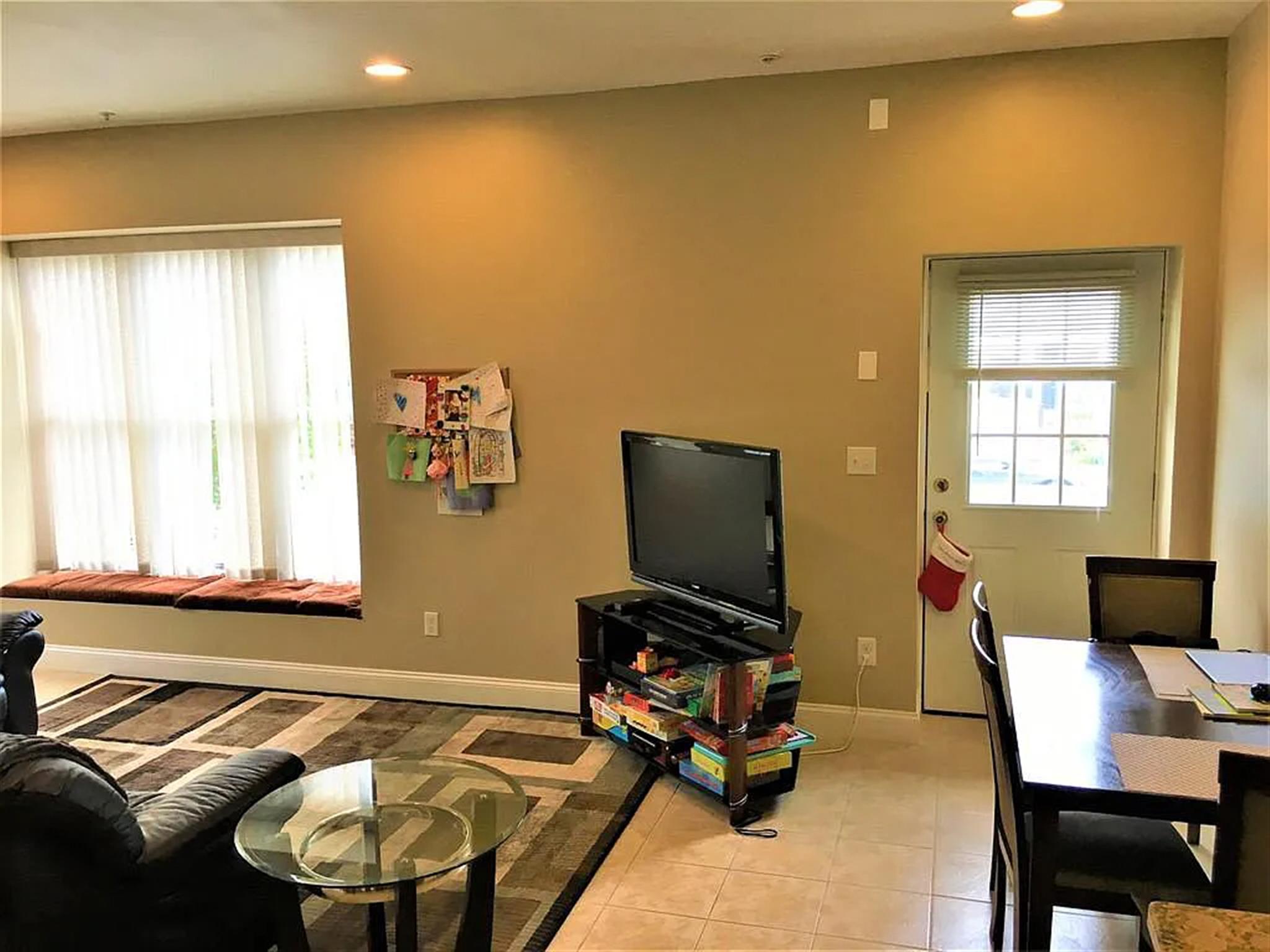 910 Saratoga St, East Boston