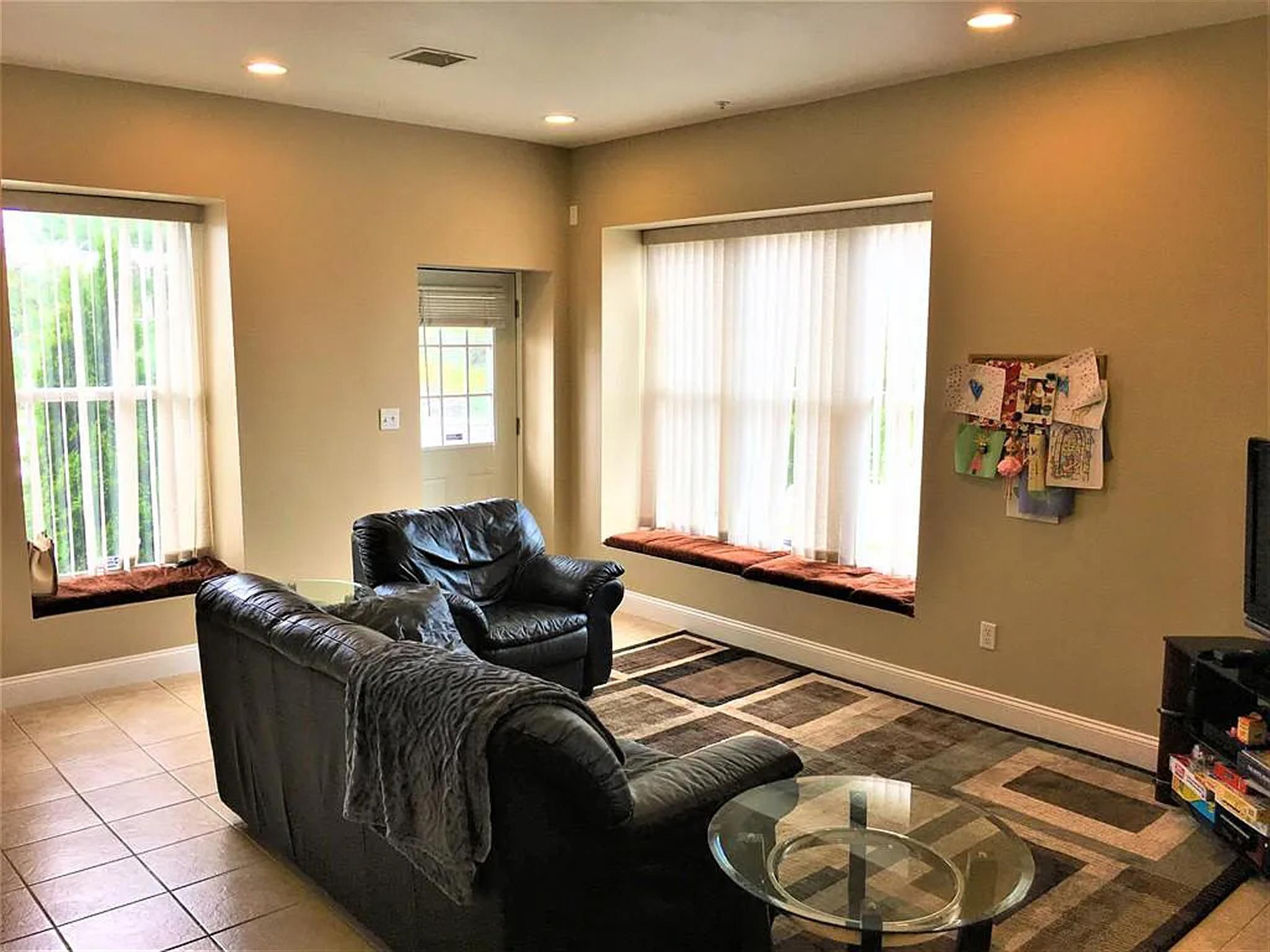 910 Saratoga St, East Boston