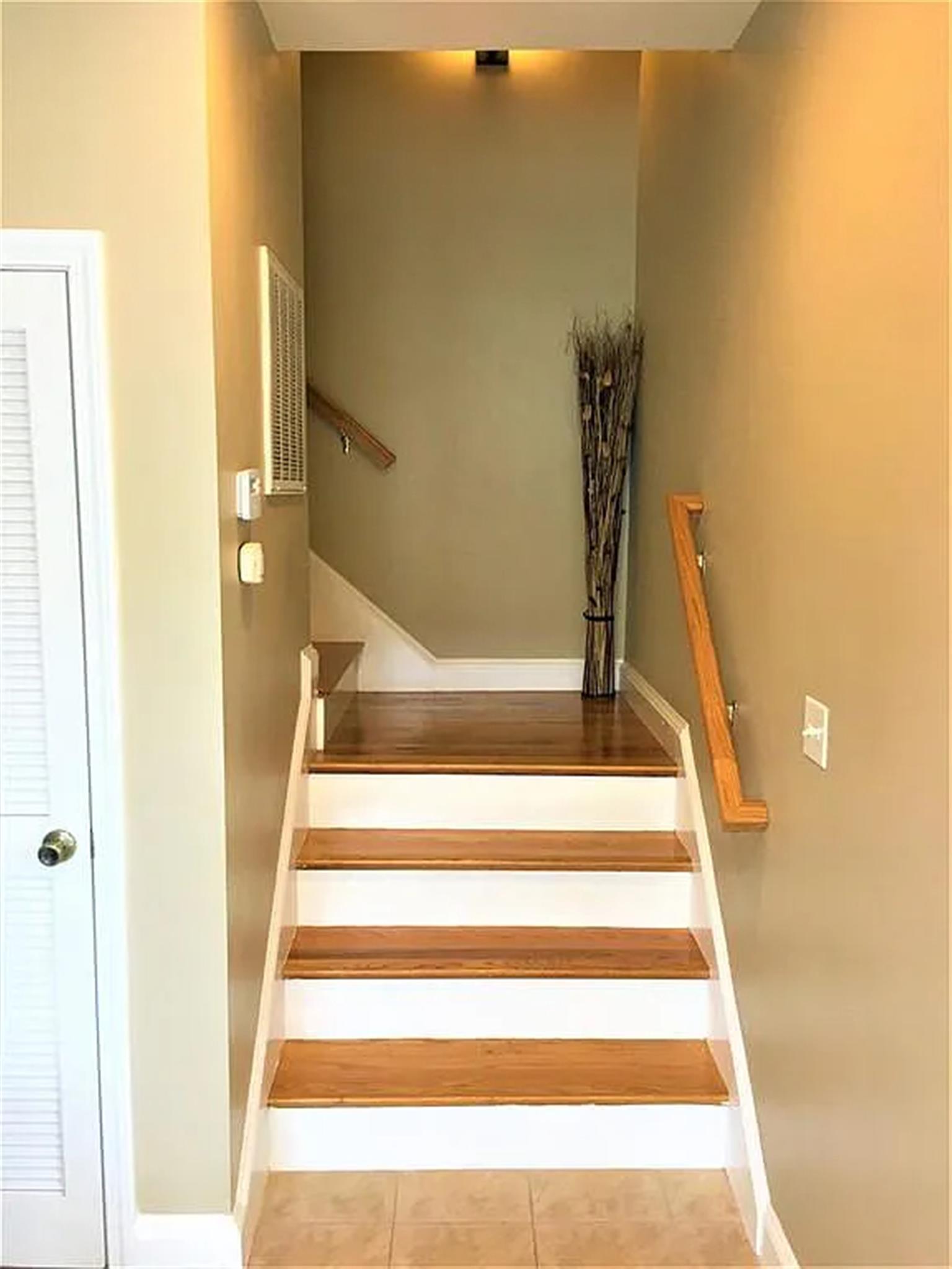 910 Saratoga St, East Boston