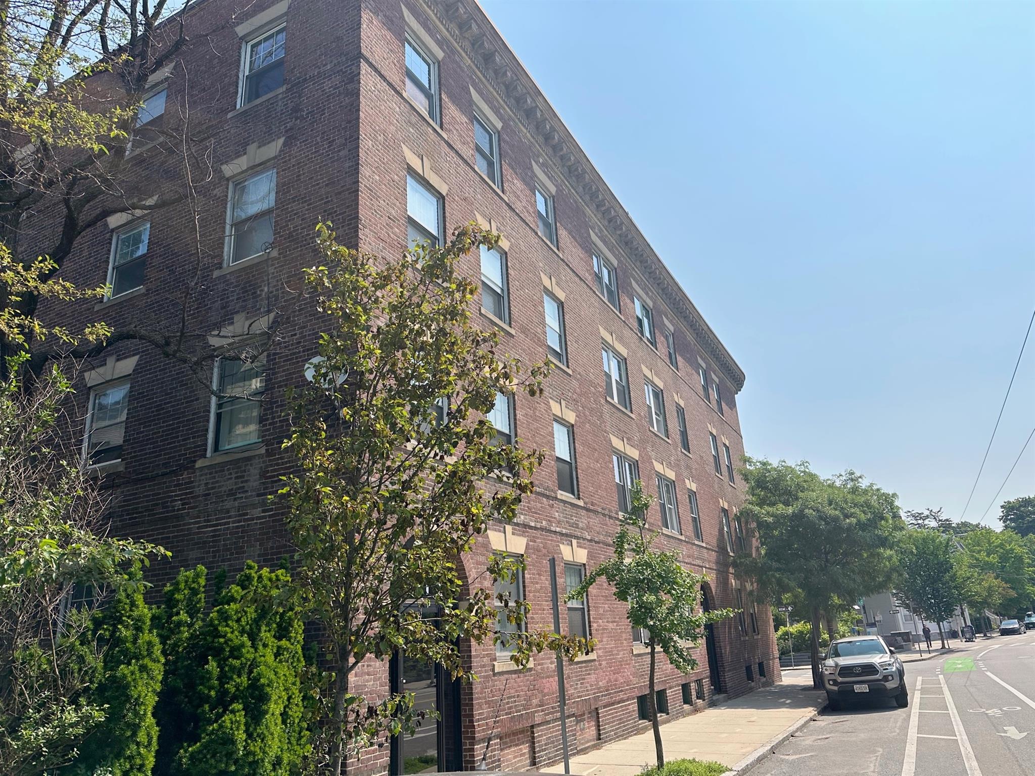 271 Huron Ave, Huron Village