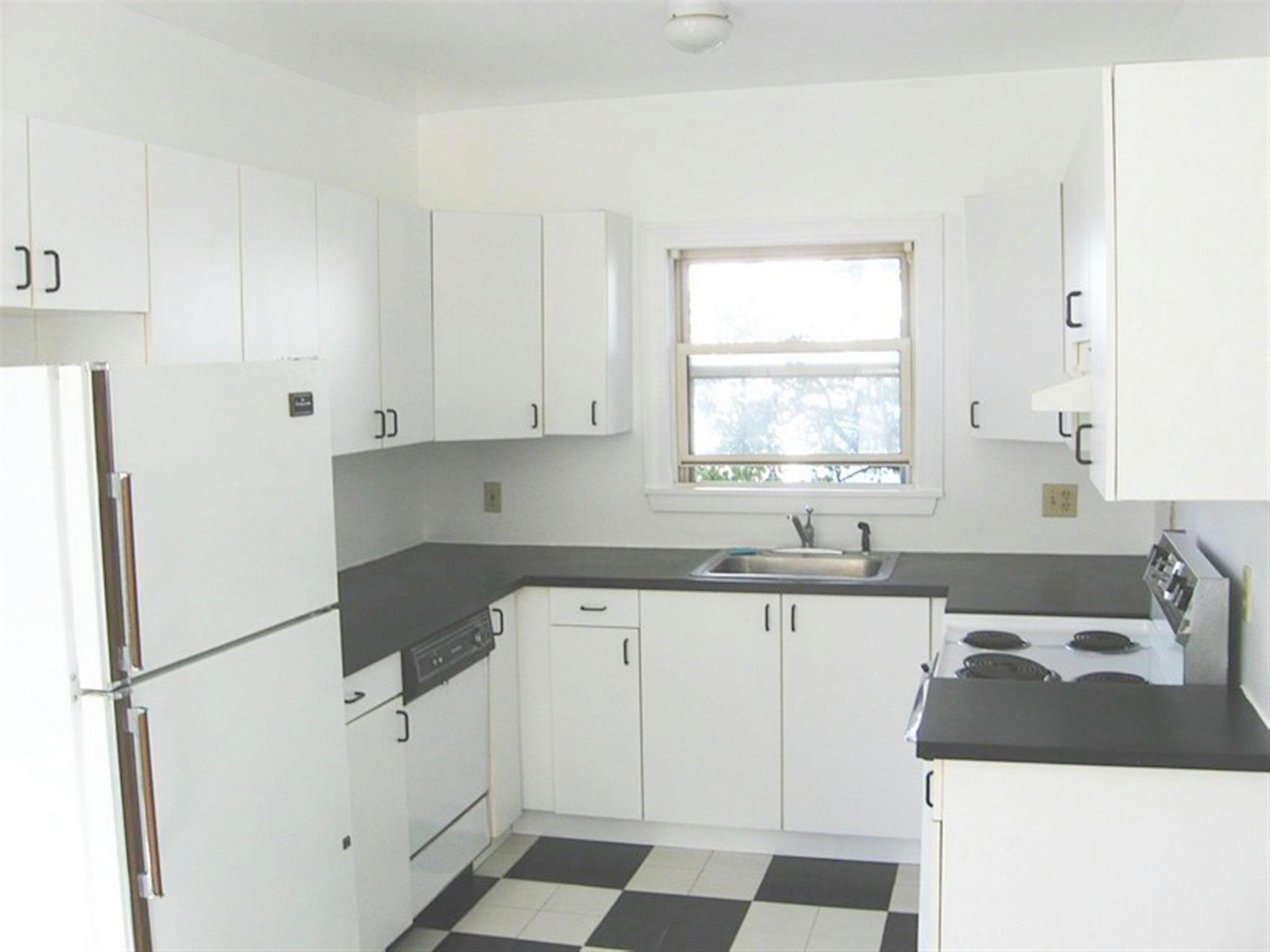 407 Broadway, Ball Square