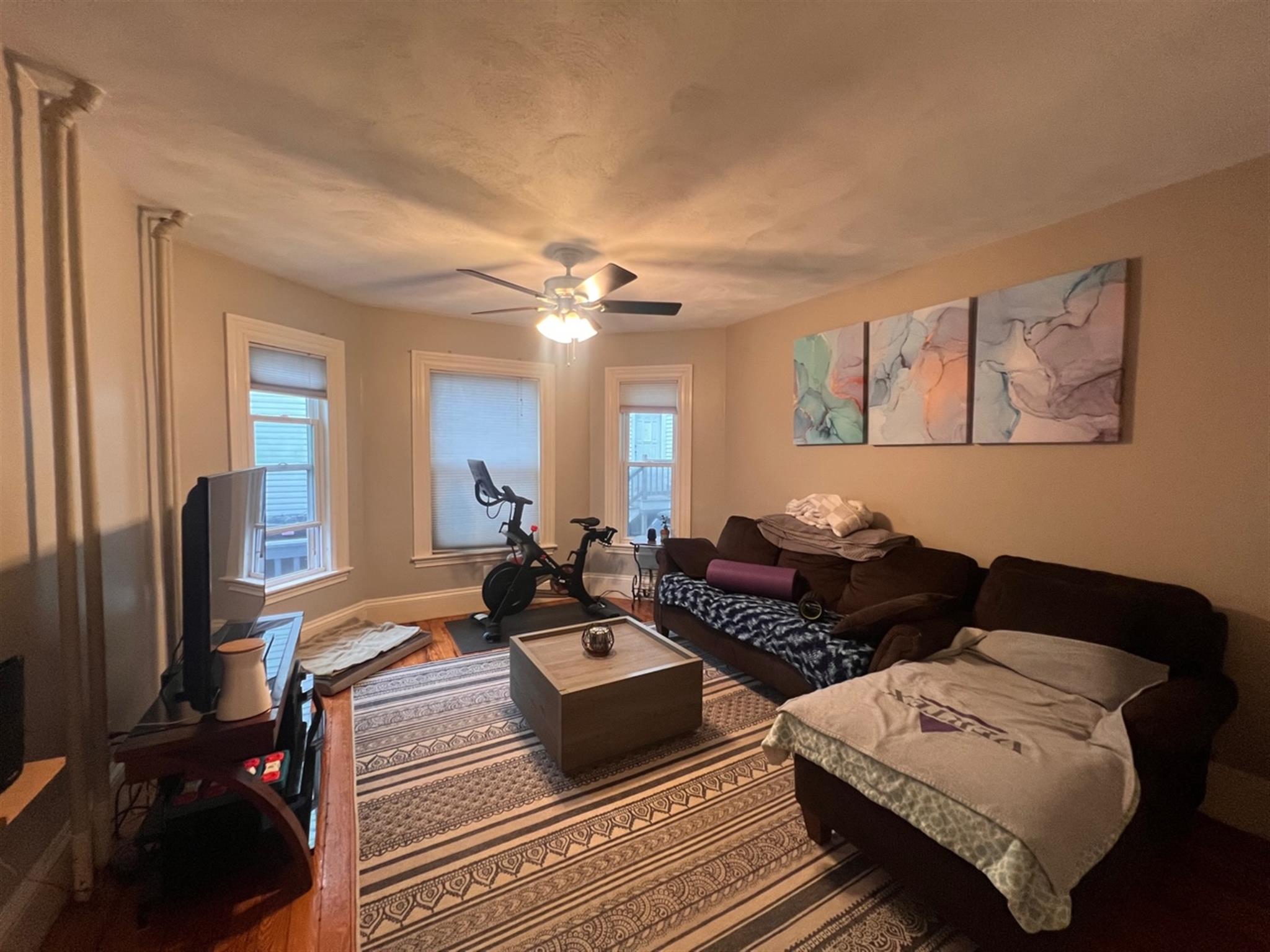 106 College Ave, Tufts