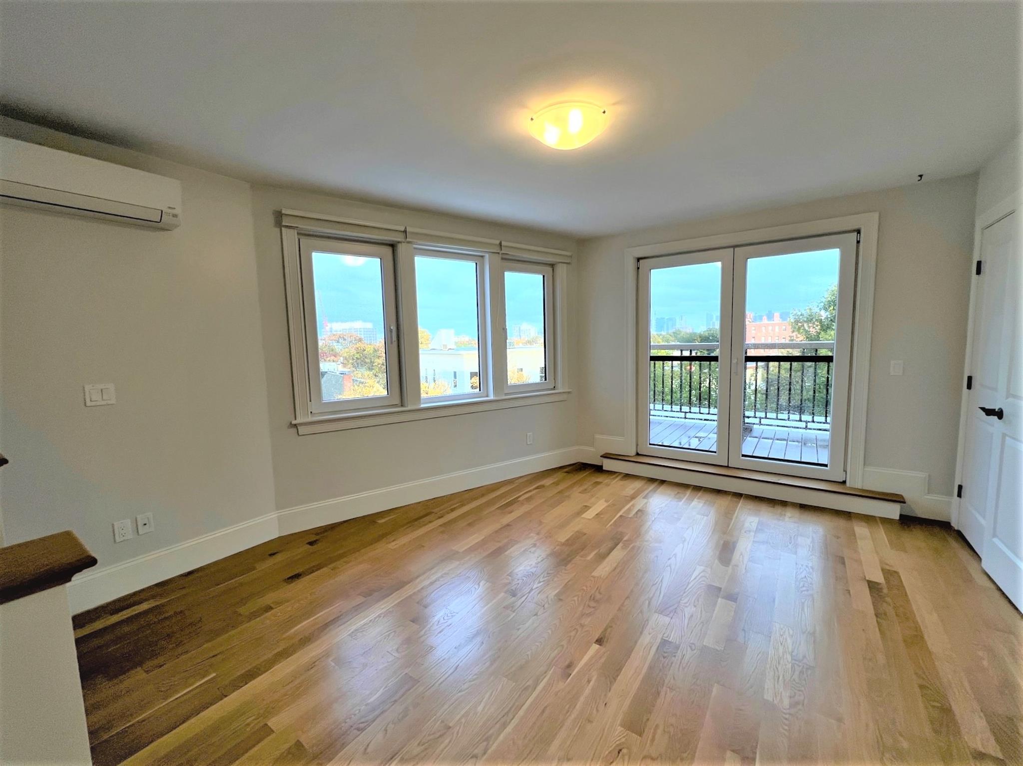 168 Hampshire St, Central Square