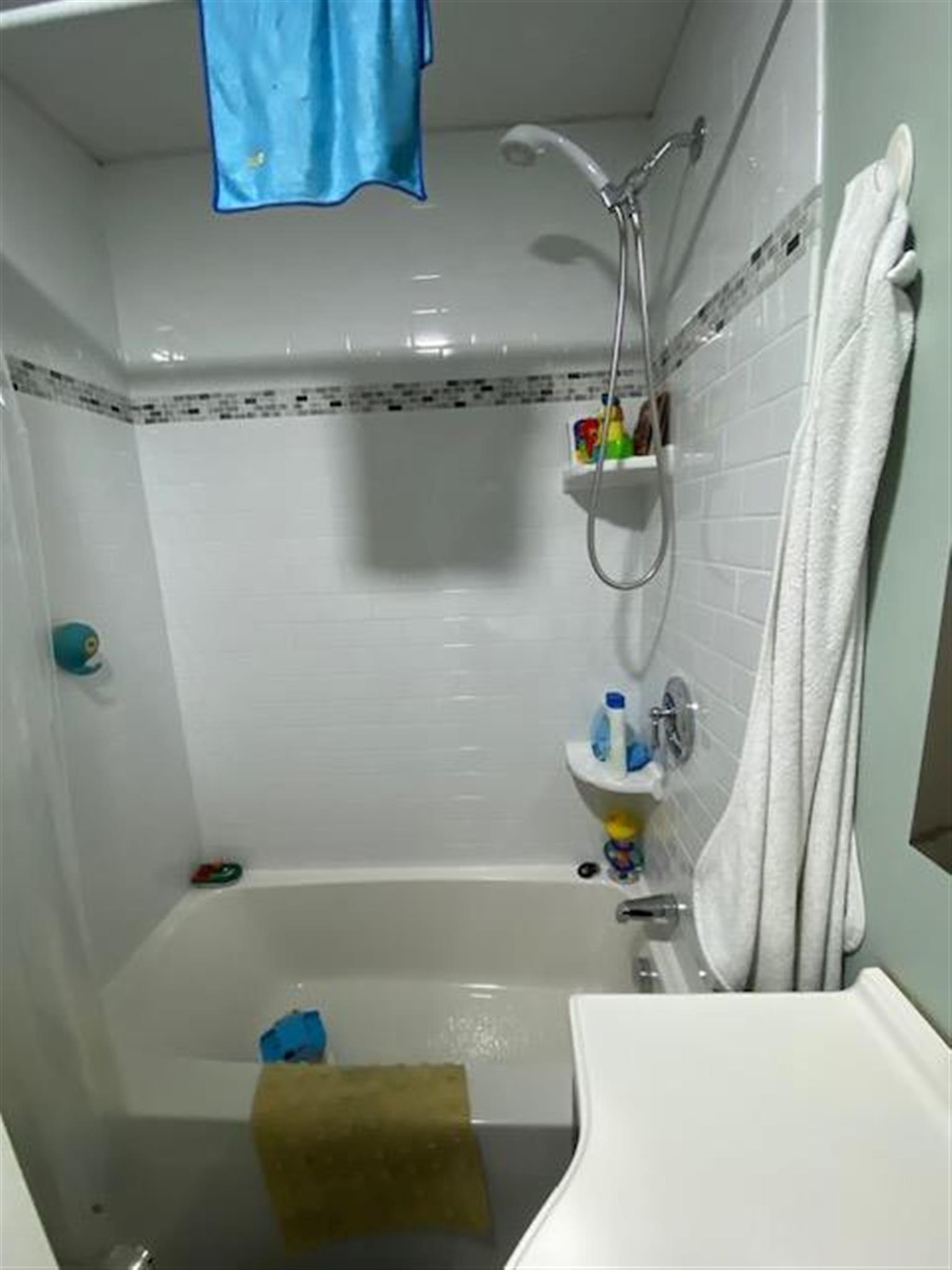 106 Walnut St, Prospect Hill