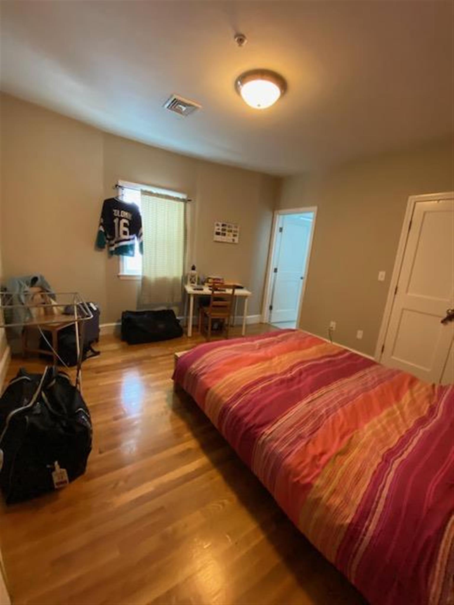 106 Walnut St, Prospect Hill