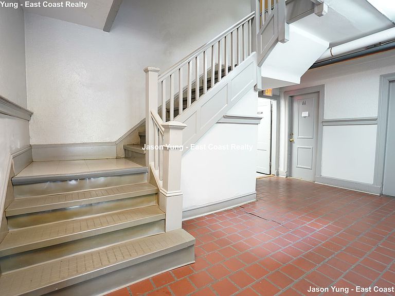 45 Chestnut Hill Ave, Brighton