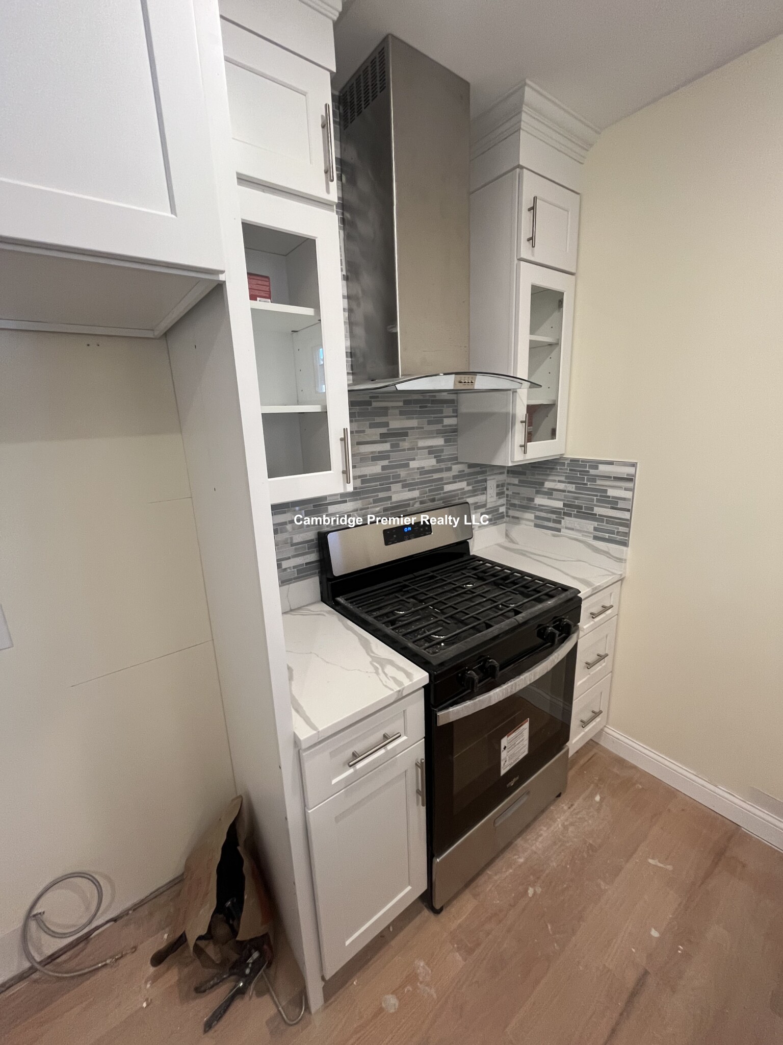 32 Putnam Ave, Riverside