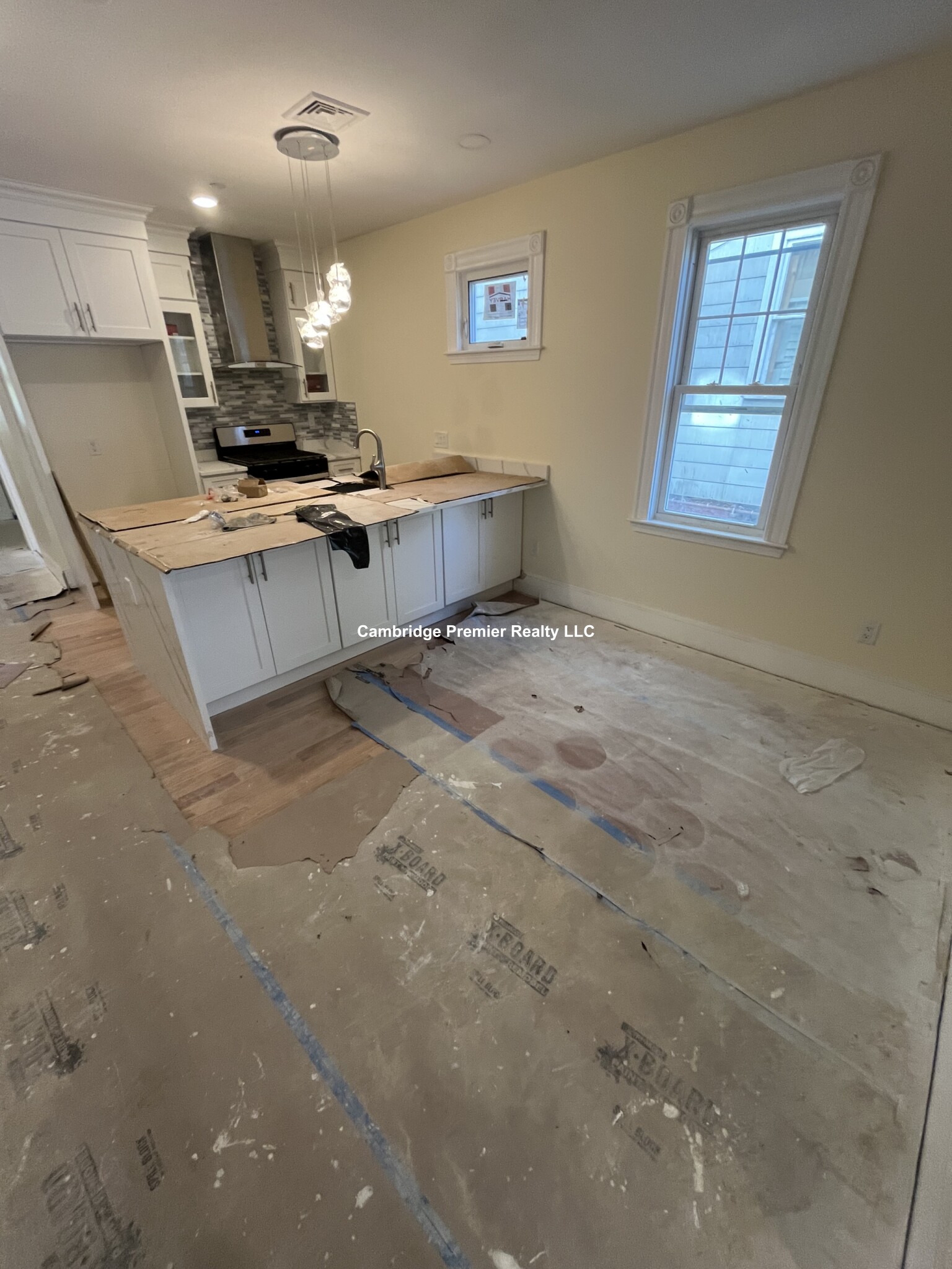 32 Putnam Ave, Riverside