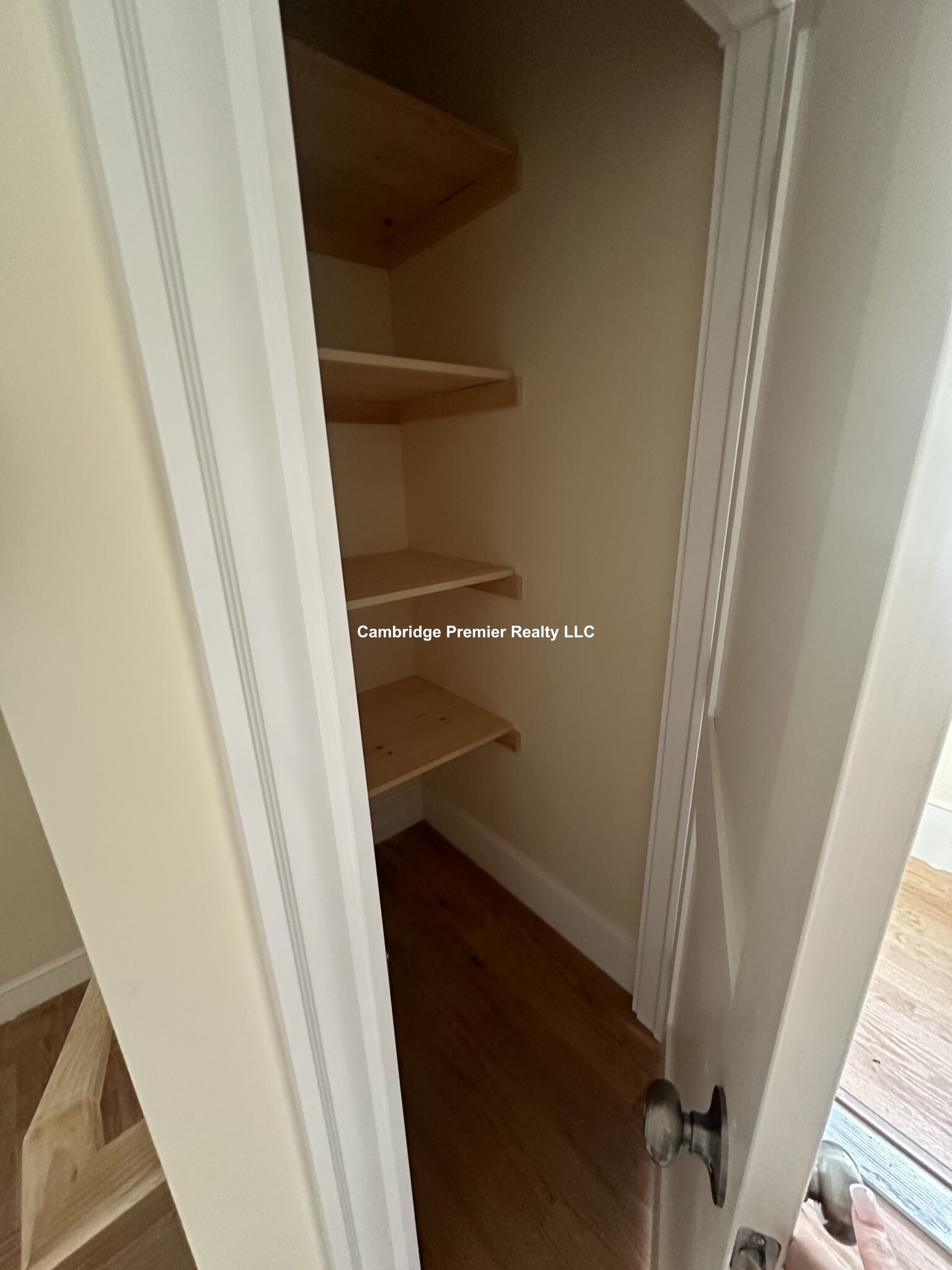 32 Putnam Ave, Riverside