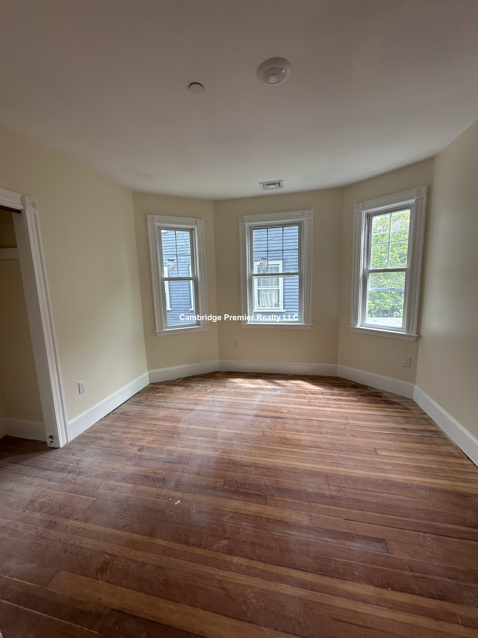 32 Putnam Ave, Riverside