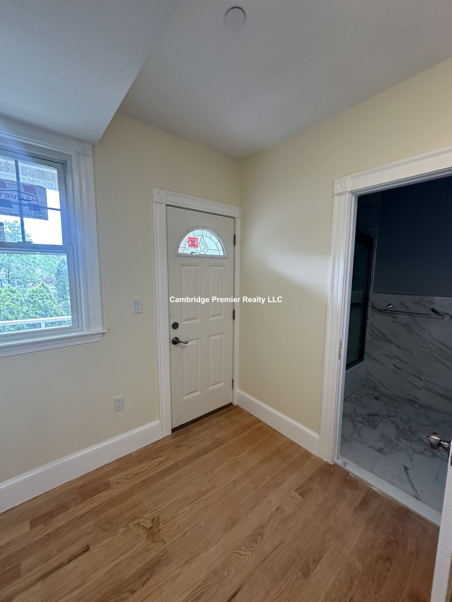 32 Putnam Ave, Riverside