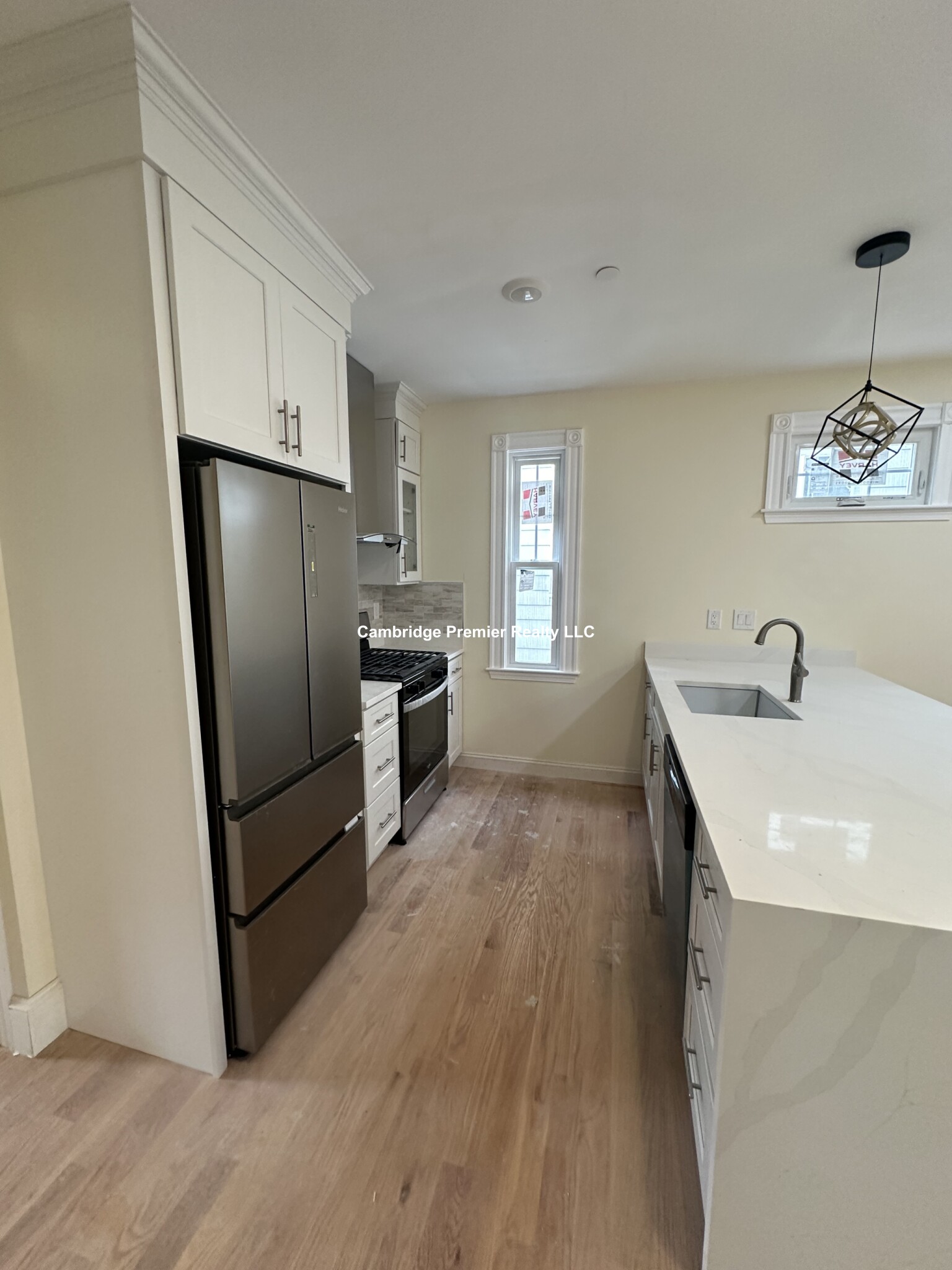 32 Putnam Ave, Riverside