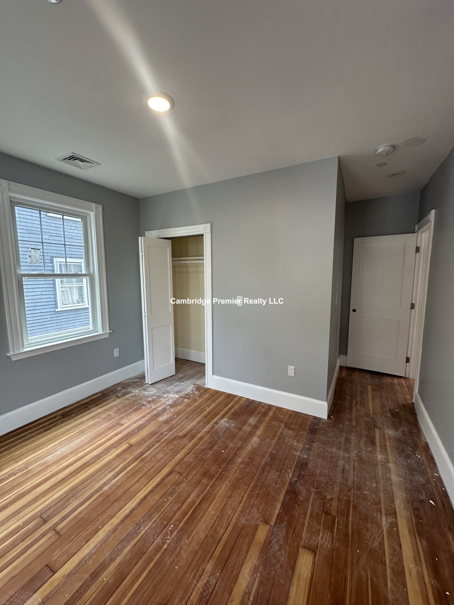 32 Putnam Ave, Riverside