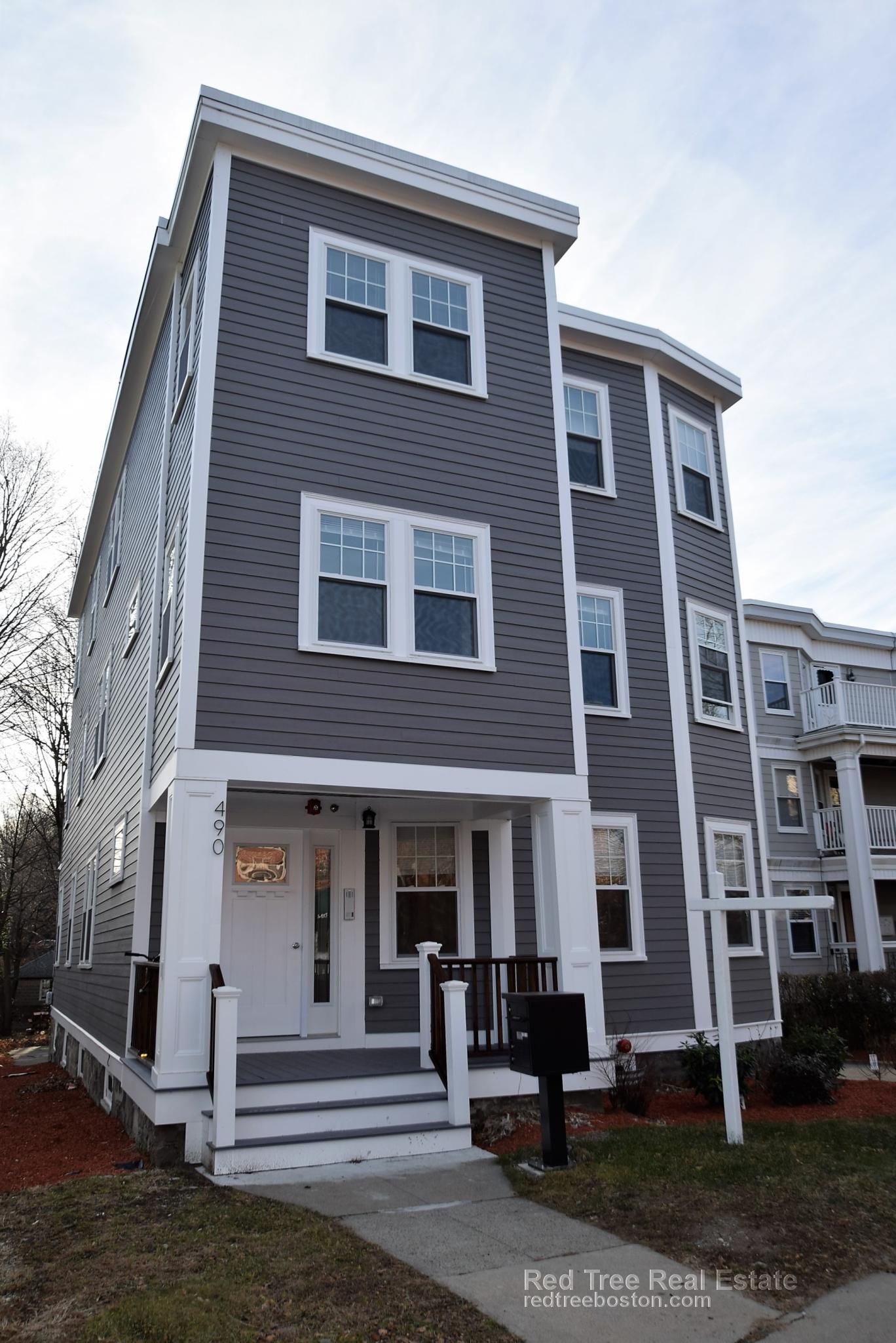 490 Washington St, Brighton