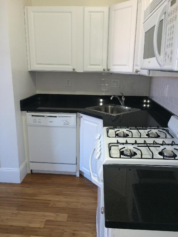 64 Hemenway St, Back Bay