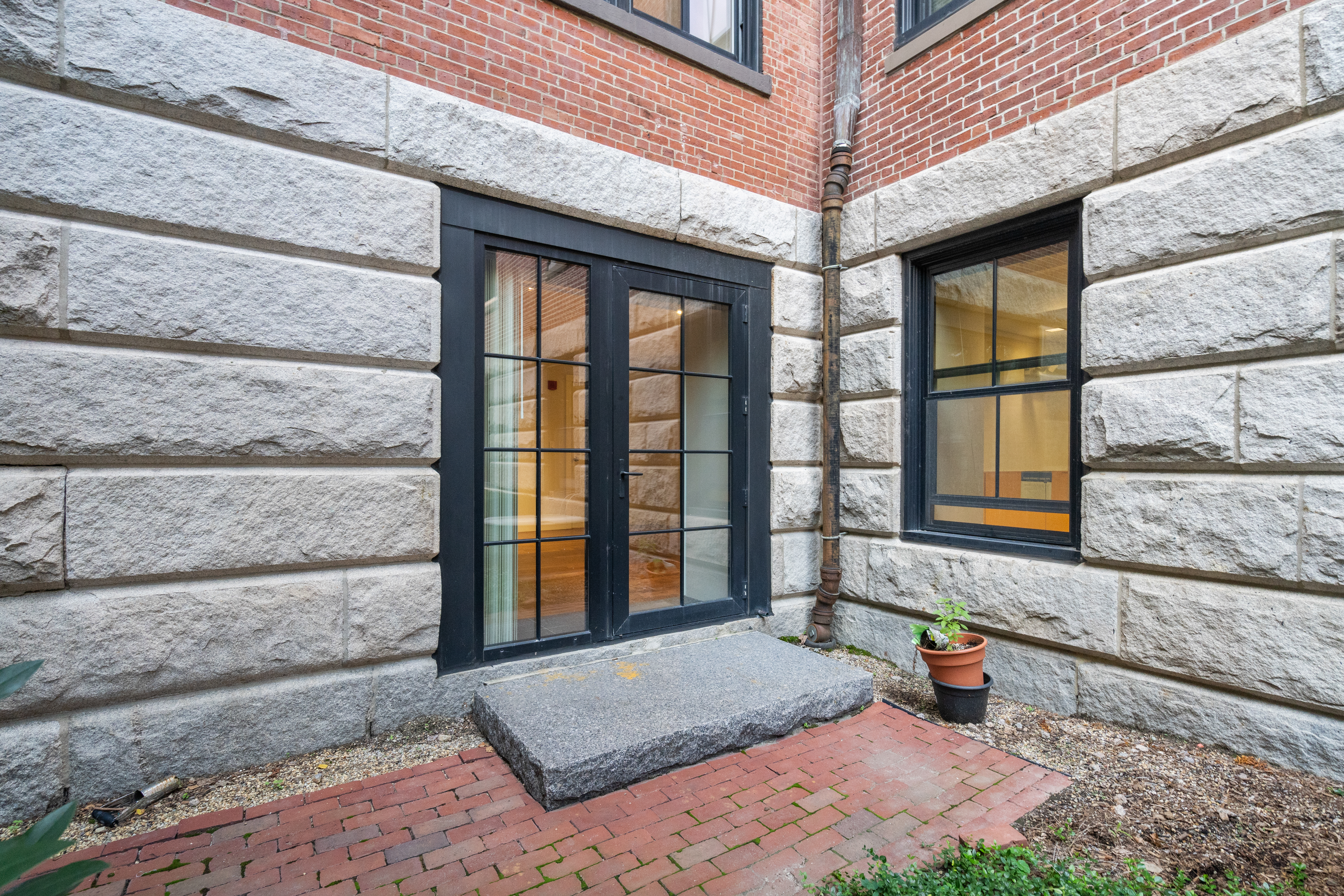 21 Father Francis Gilday St, South End