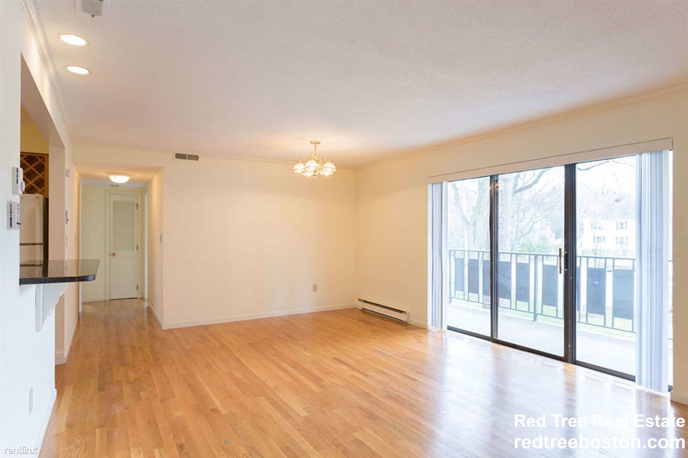 320 Hammond Pond Pkwy, Newton