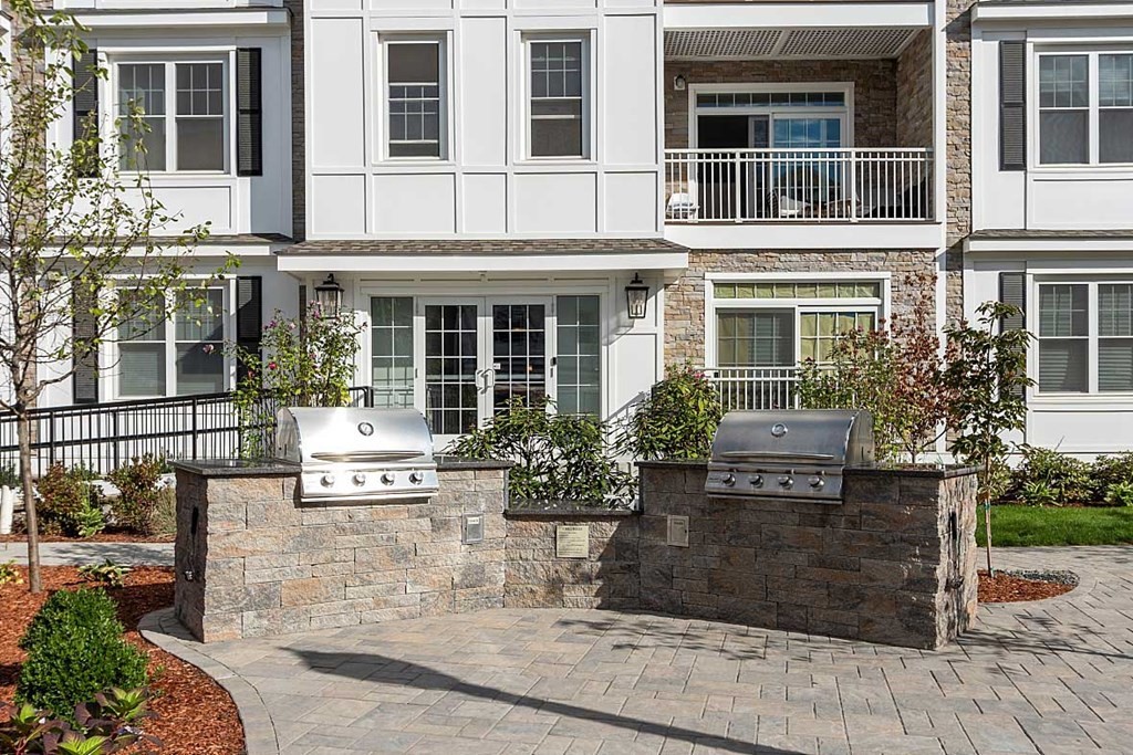 320 Middlesex Ave, Medford