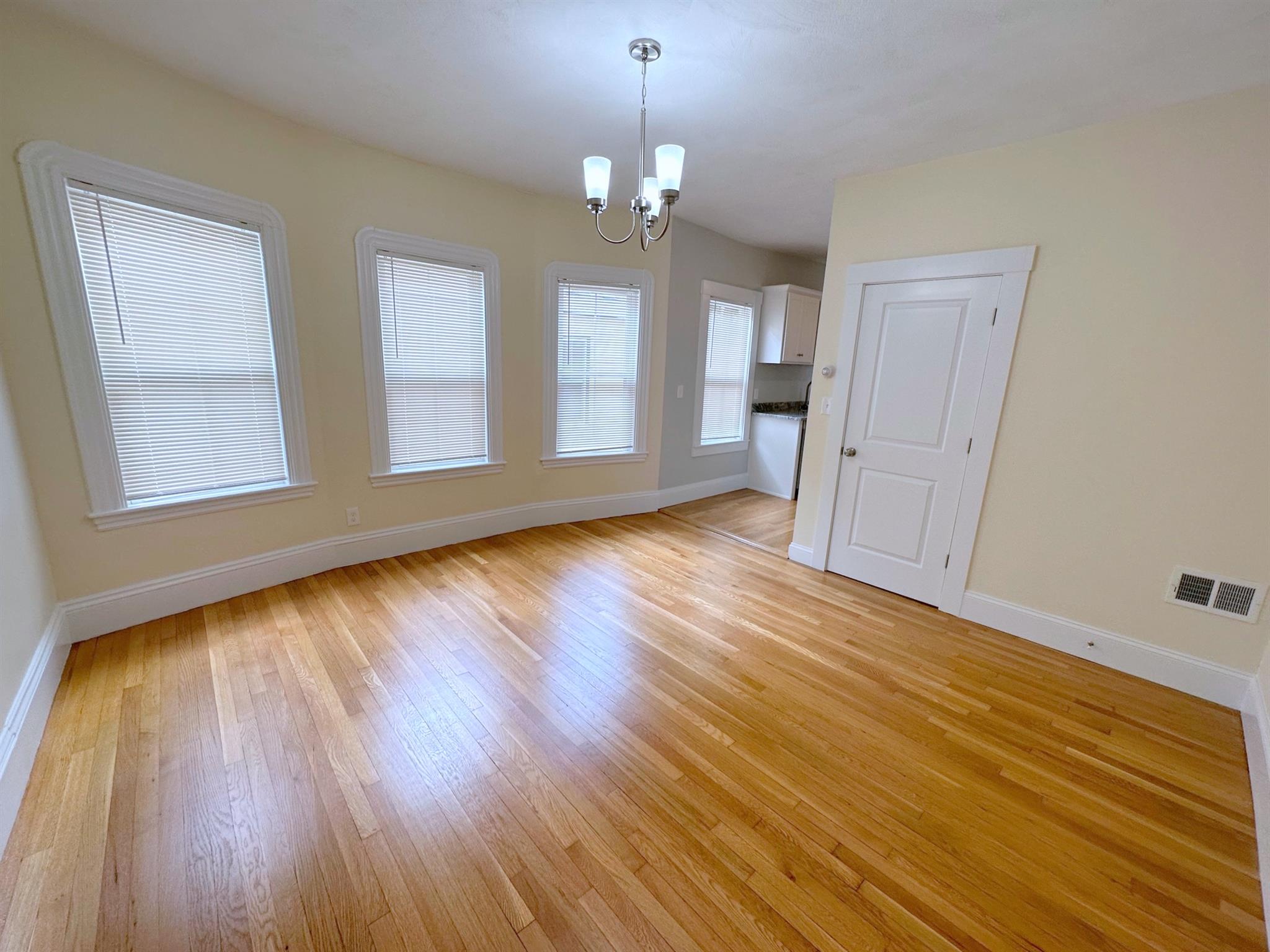 112 Hudson St, Magoun Square