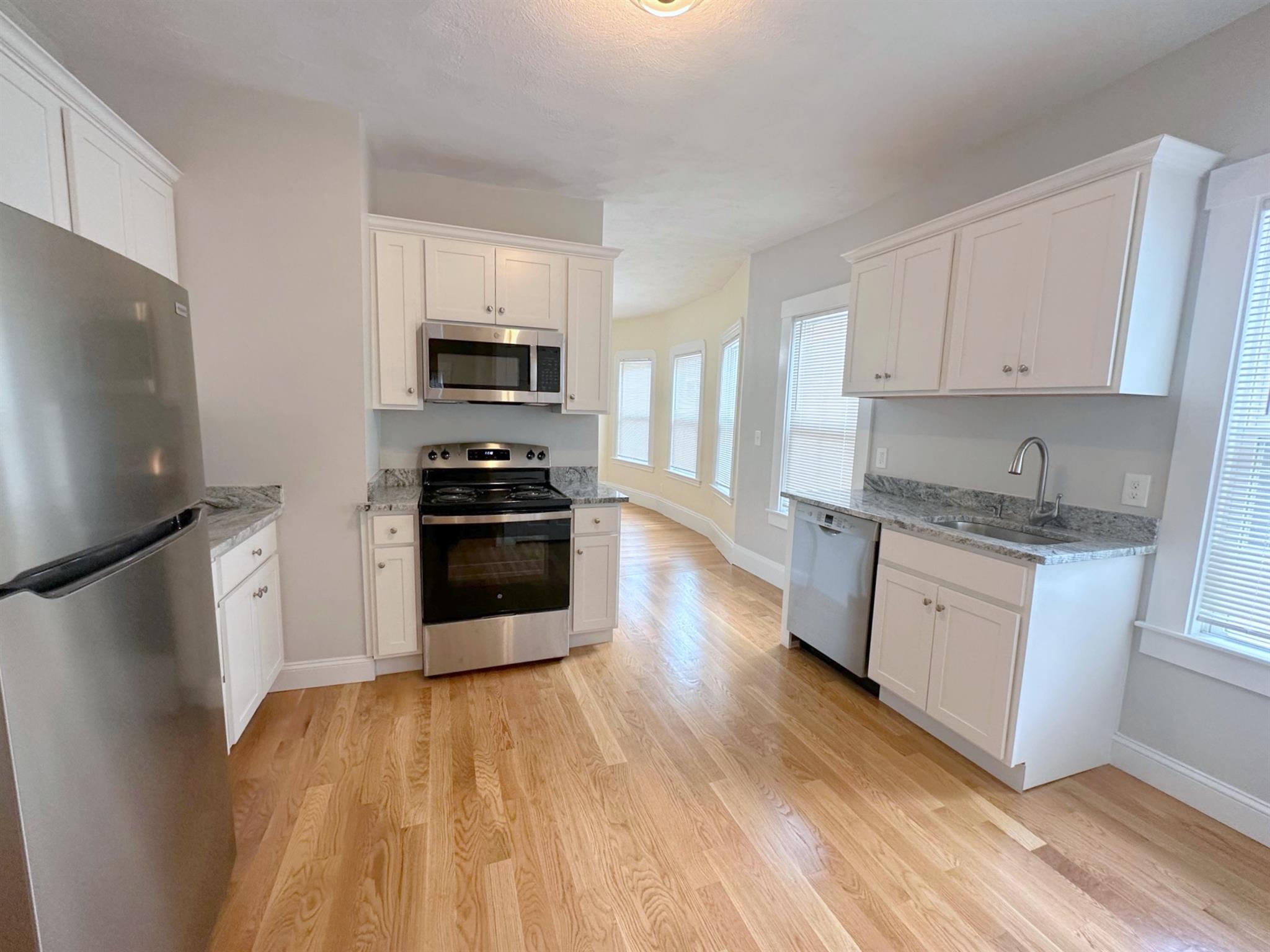 112 Hudson St, Magoun Square