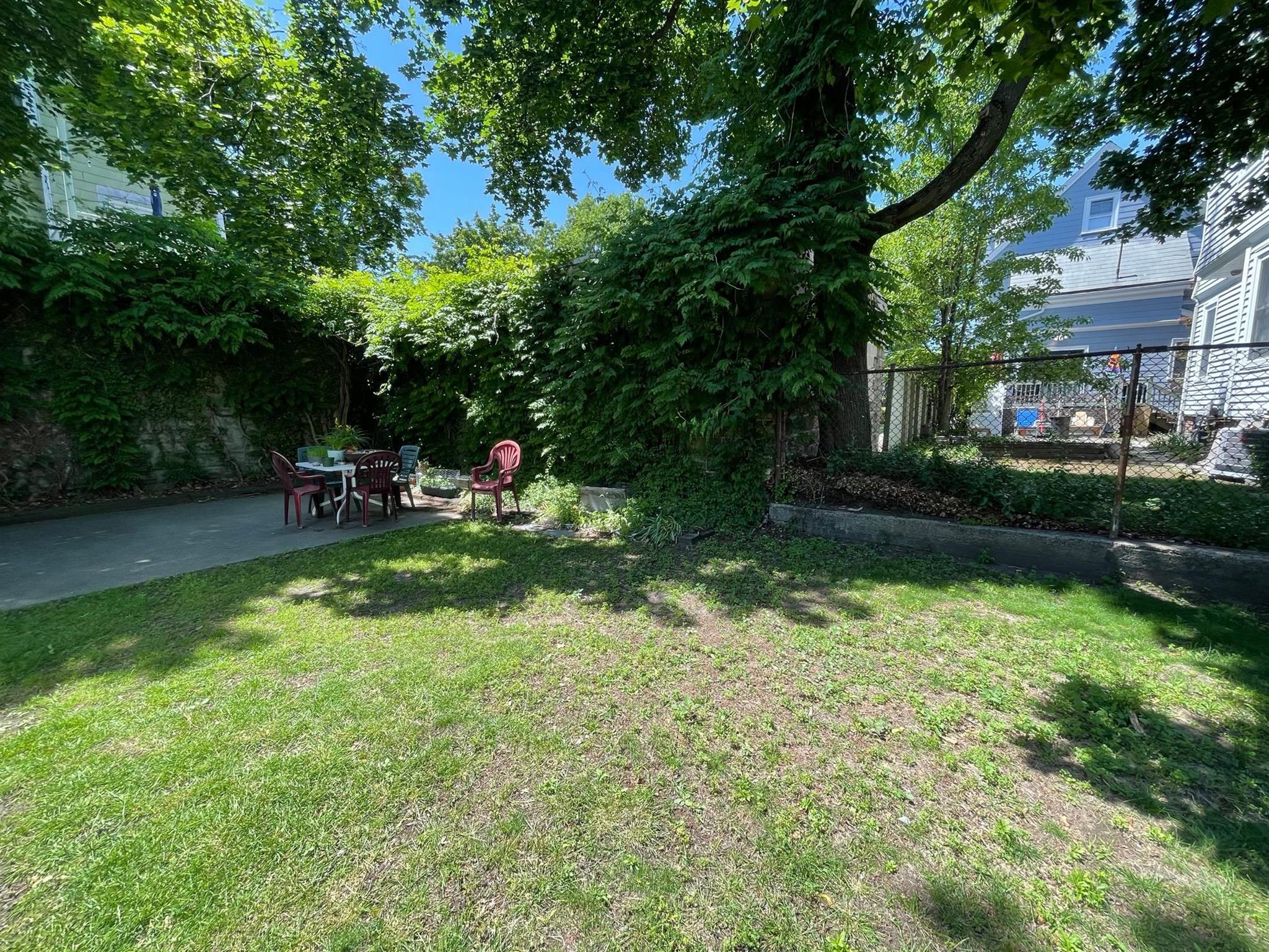 75 Dover St, Davis Square