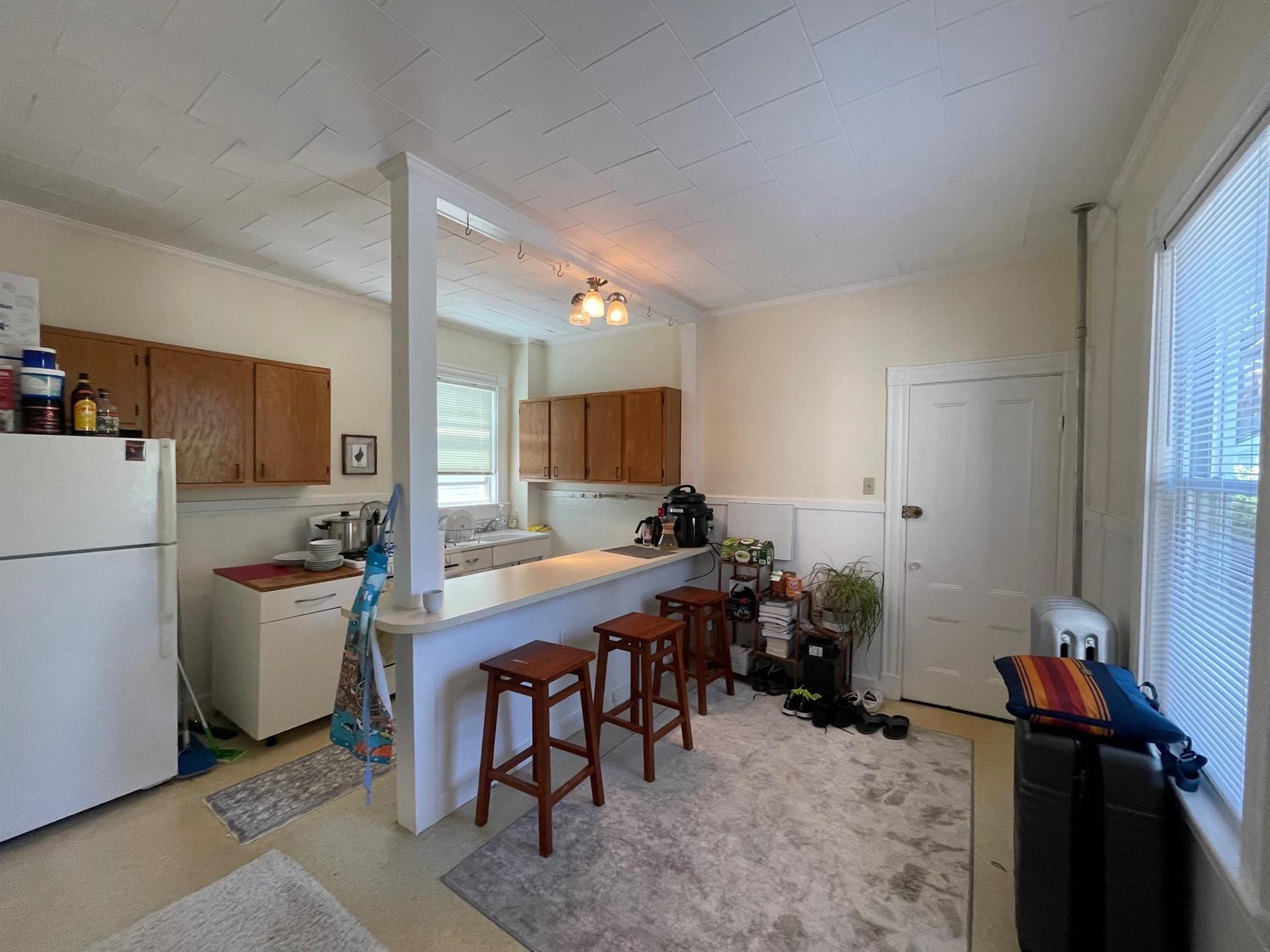 77 Dover St, Davis Square