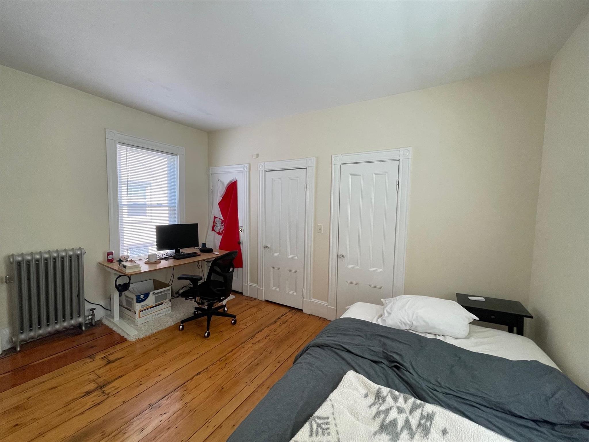 77 Dover St, Davis Square