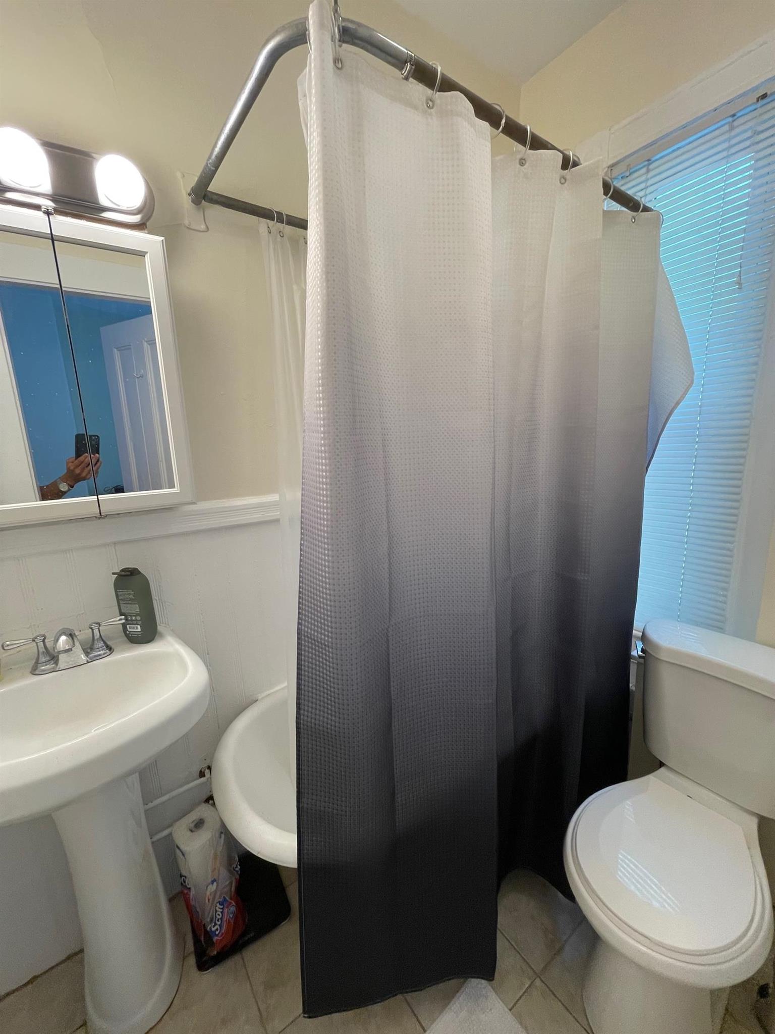 77 Dover St, Davis Square