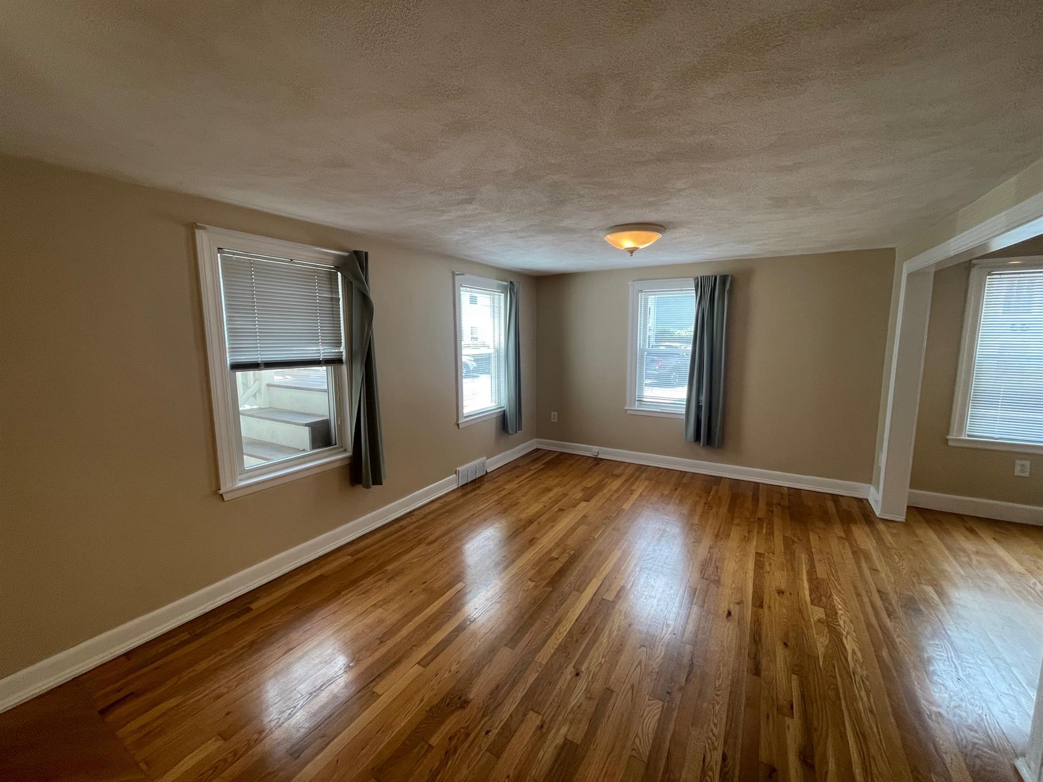 32 Linden Ave, Porter Square