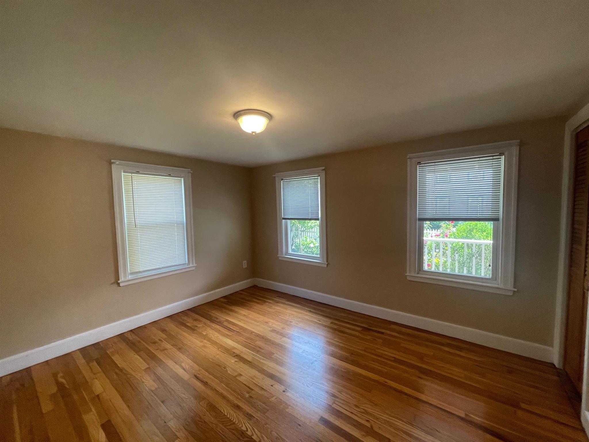 32 Linden Ave, Porter Square