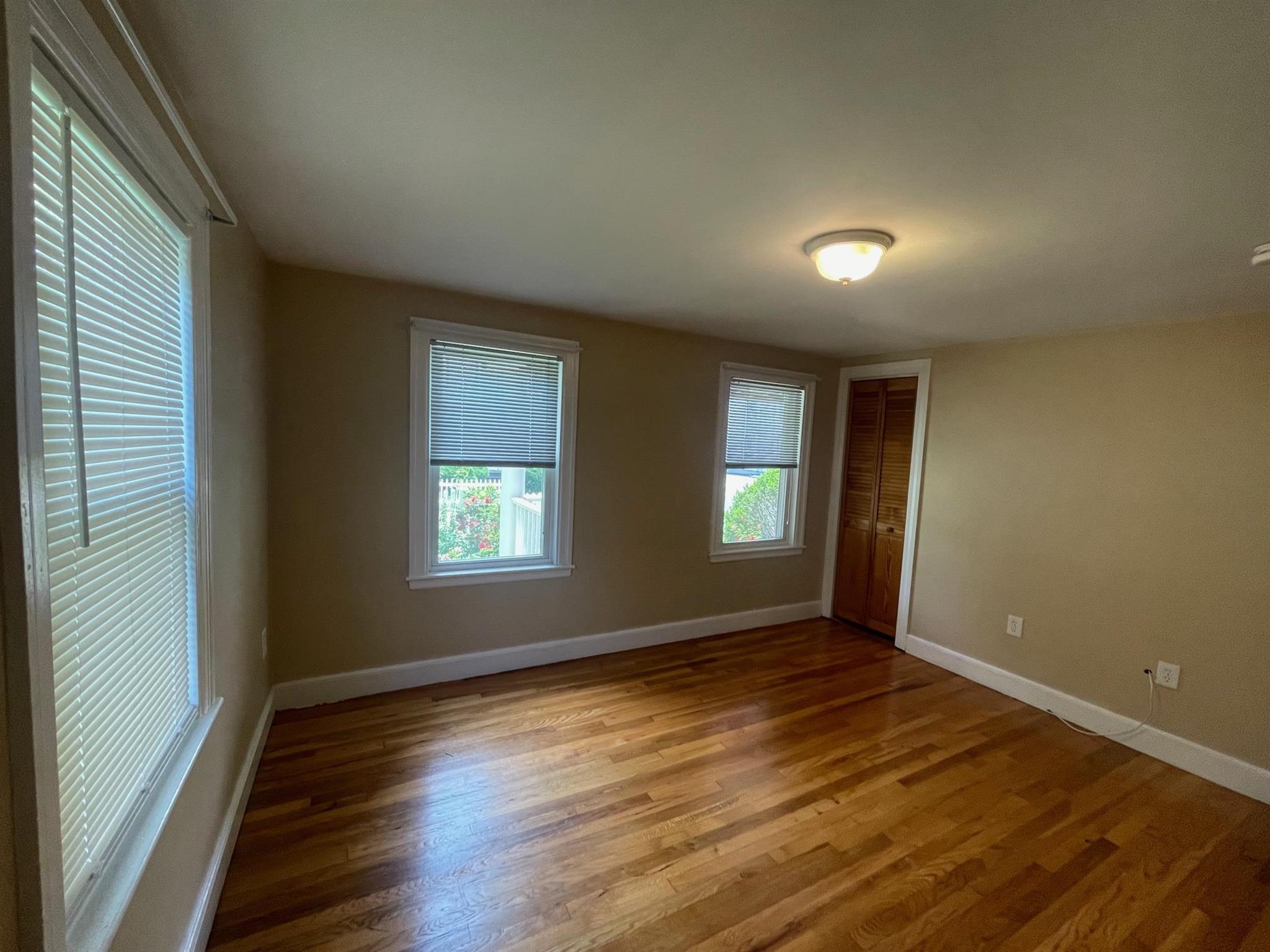 32 Linden Ave, Porter Square