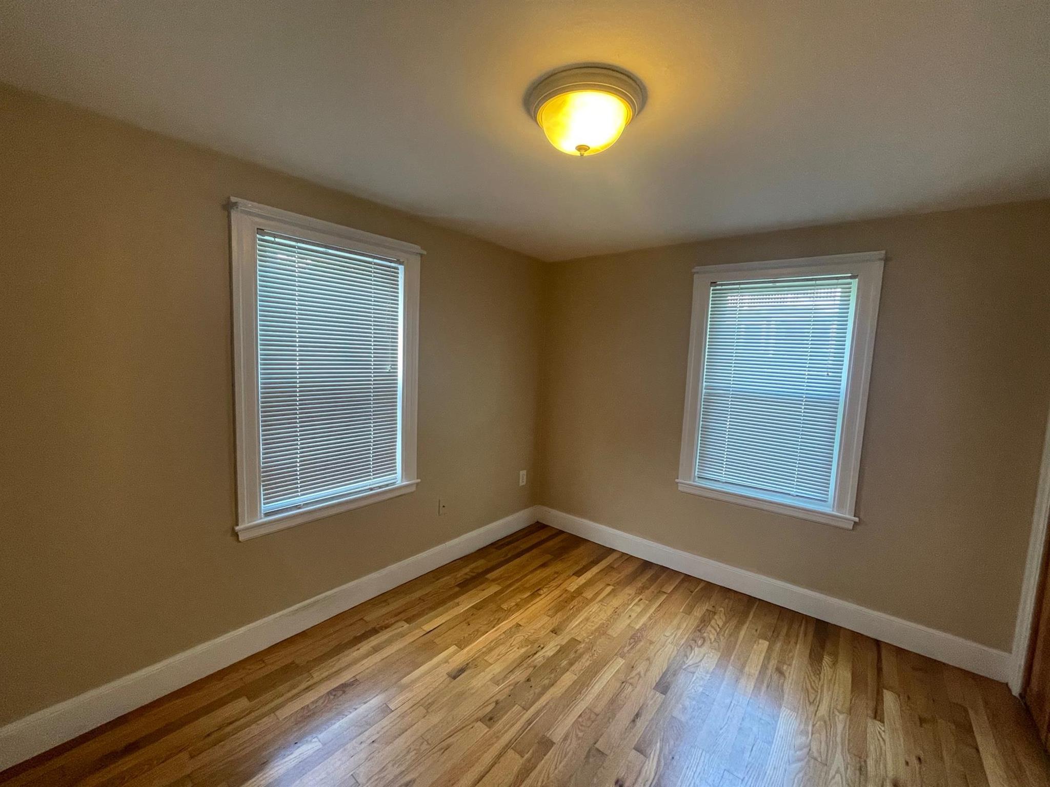 32 Linden Ave, Porter Square