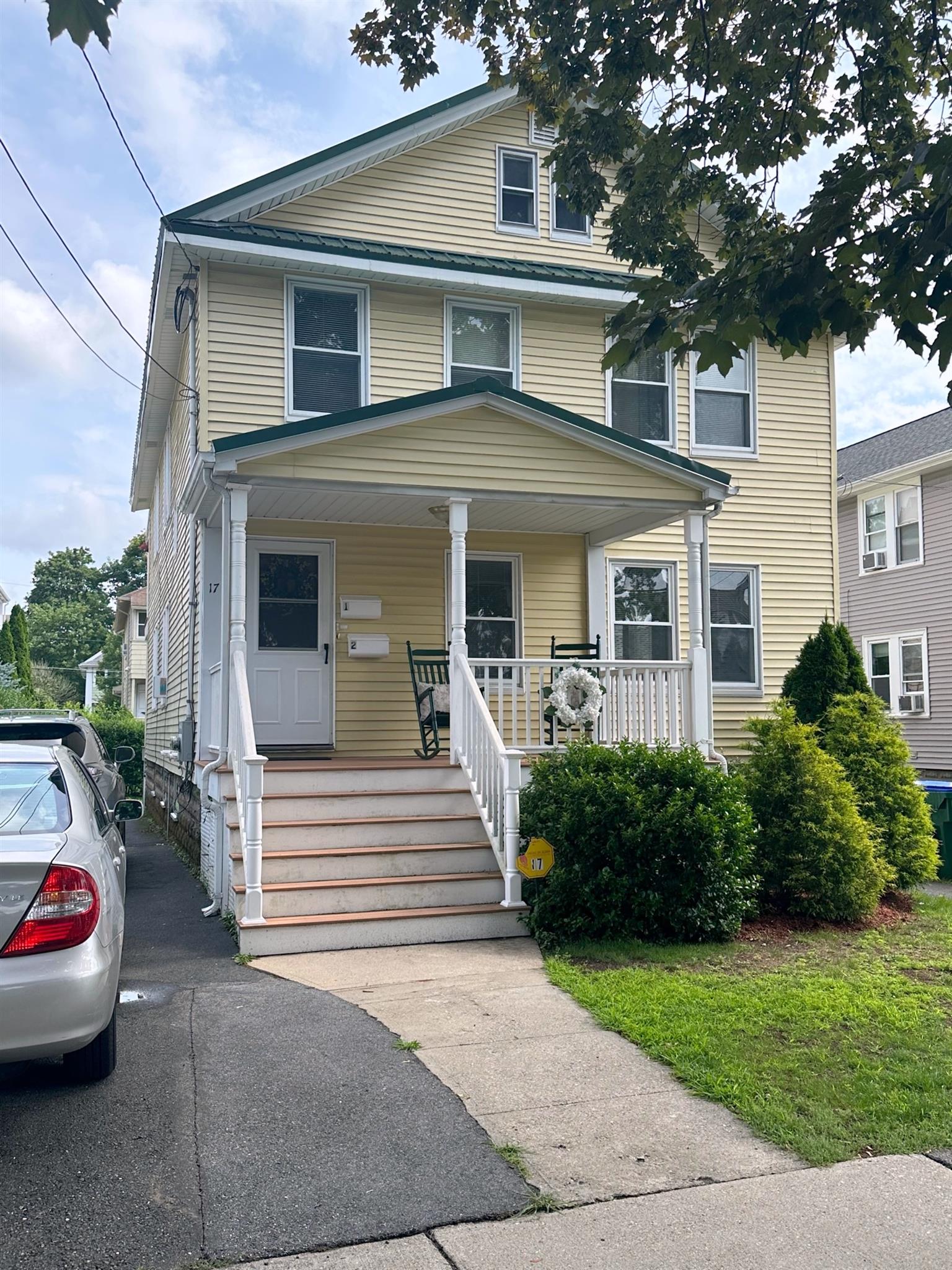 17 Clewley Rd, Medford