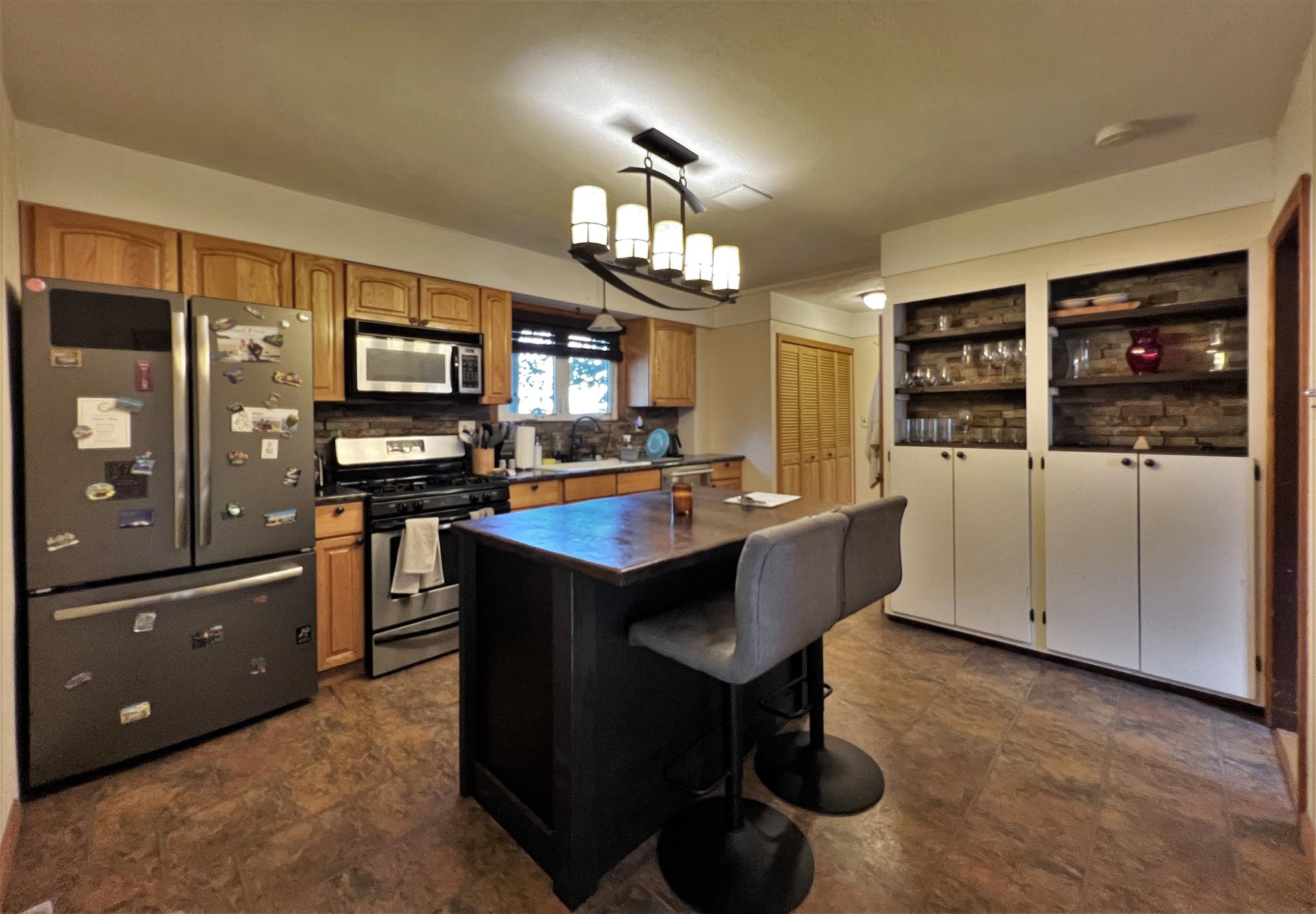 10 Winchester Ct, Medford