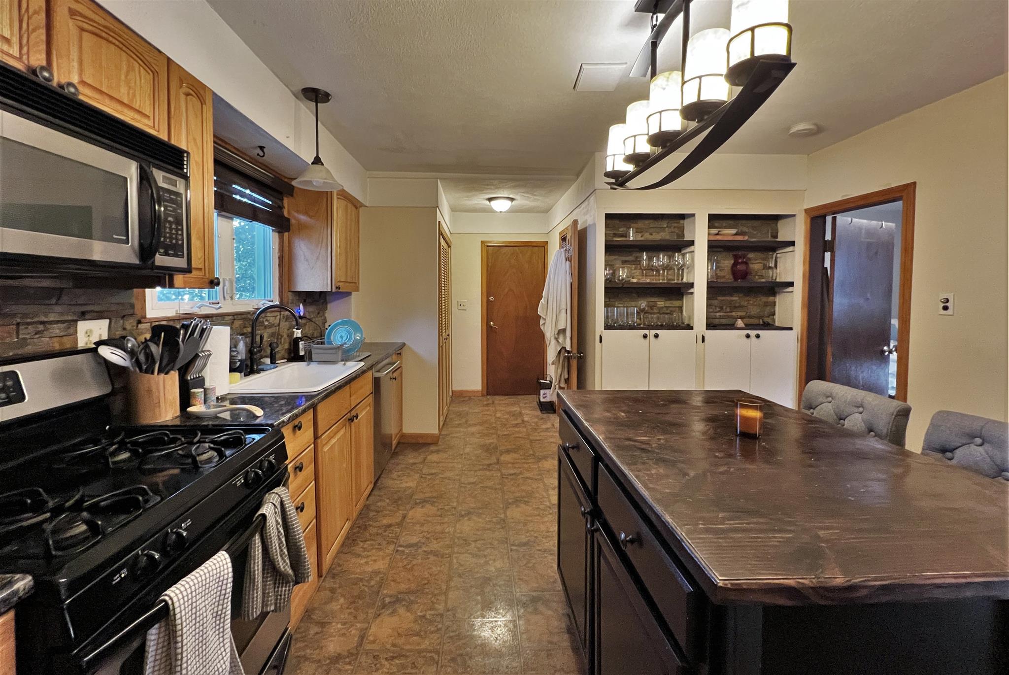 10 Winchester Ct, Medford