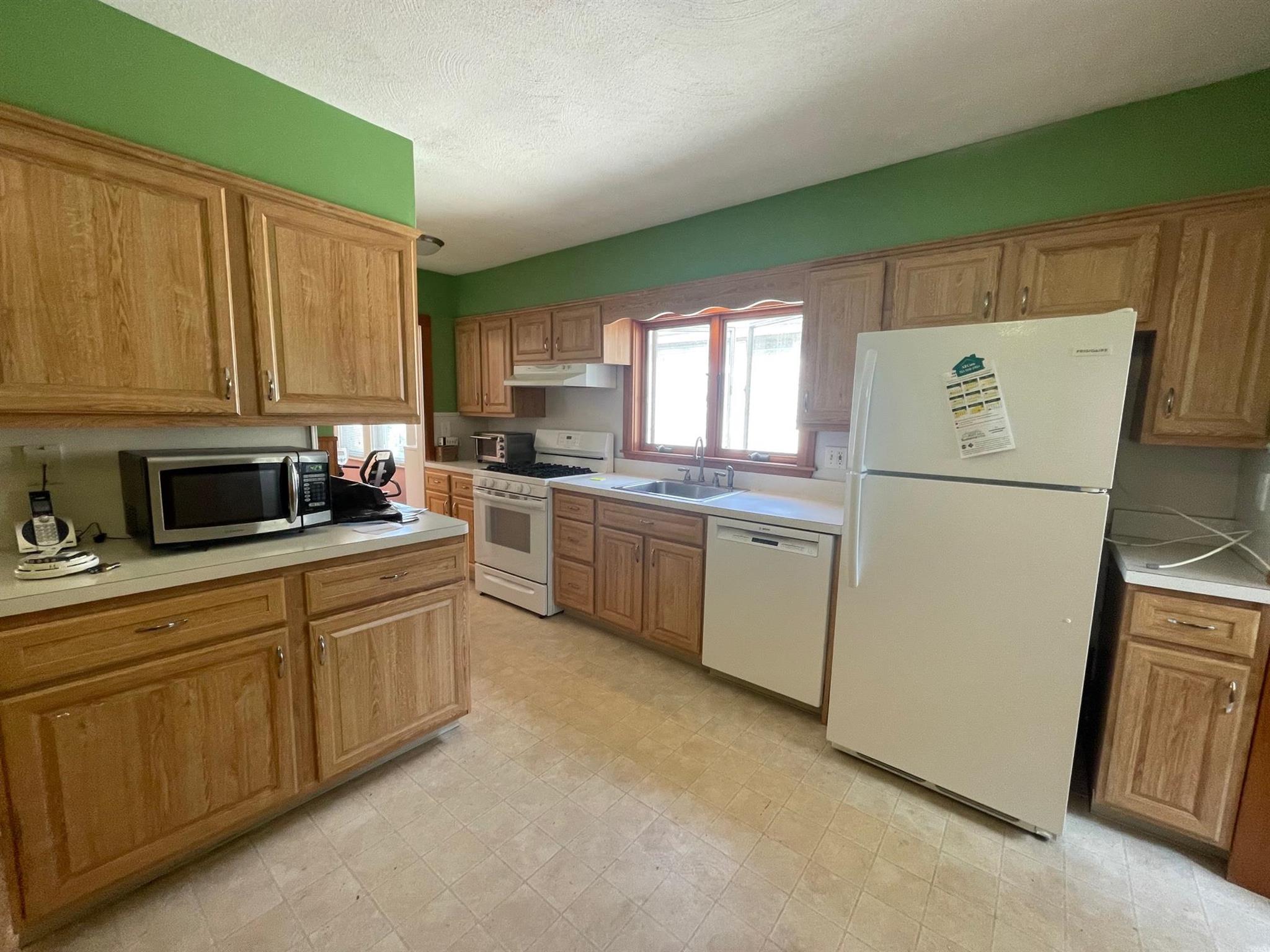 15 Irvington Rd, Teele Square