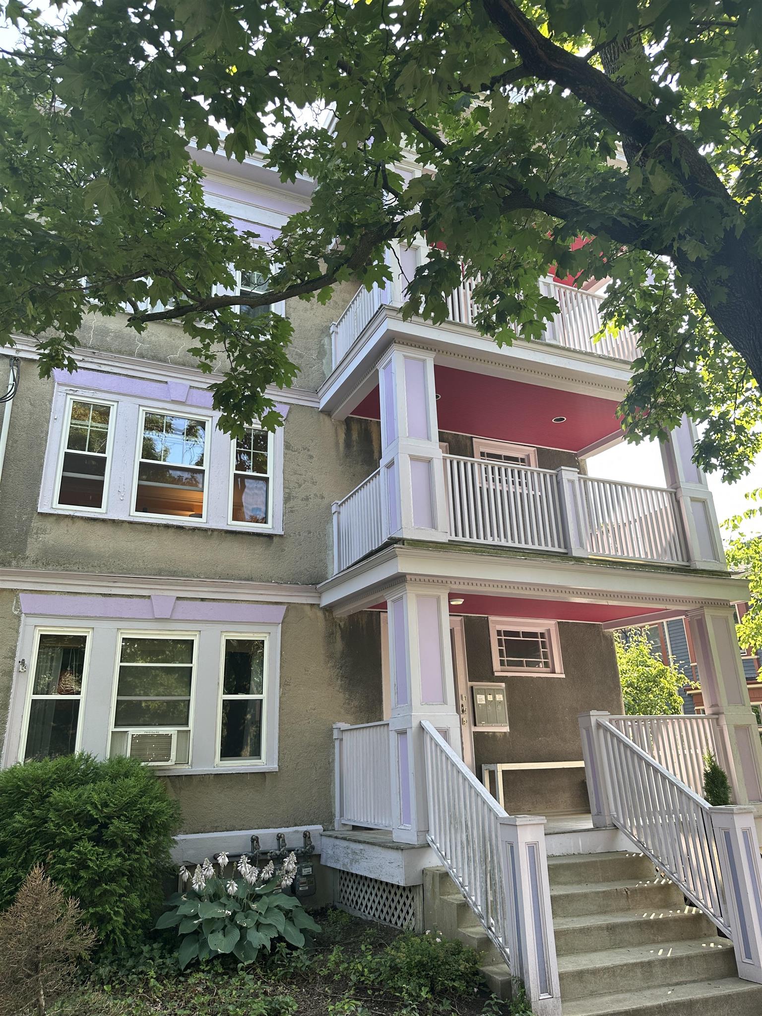 86 Henry St, Cambridgeport