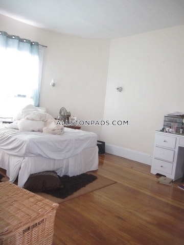 235.5 Harvard Ave, Allston