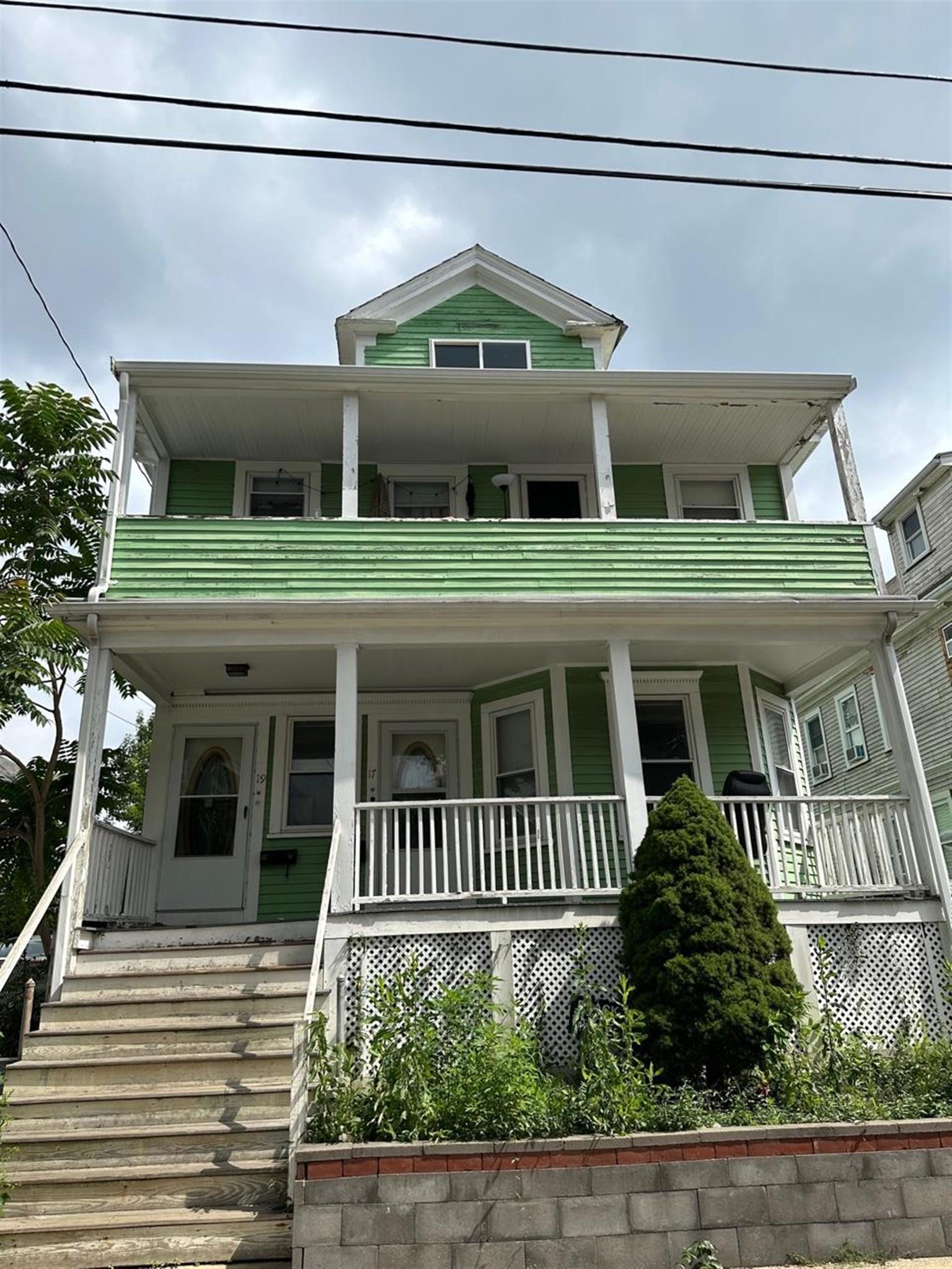 19 Stanley Ave, Tufts University