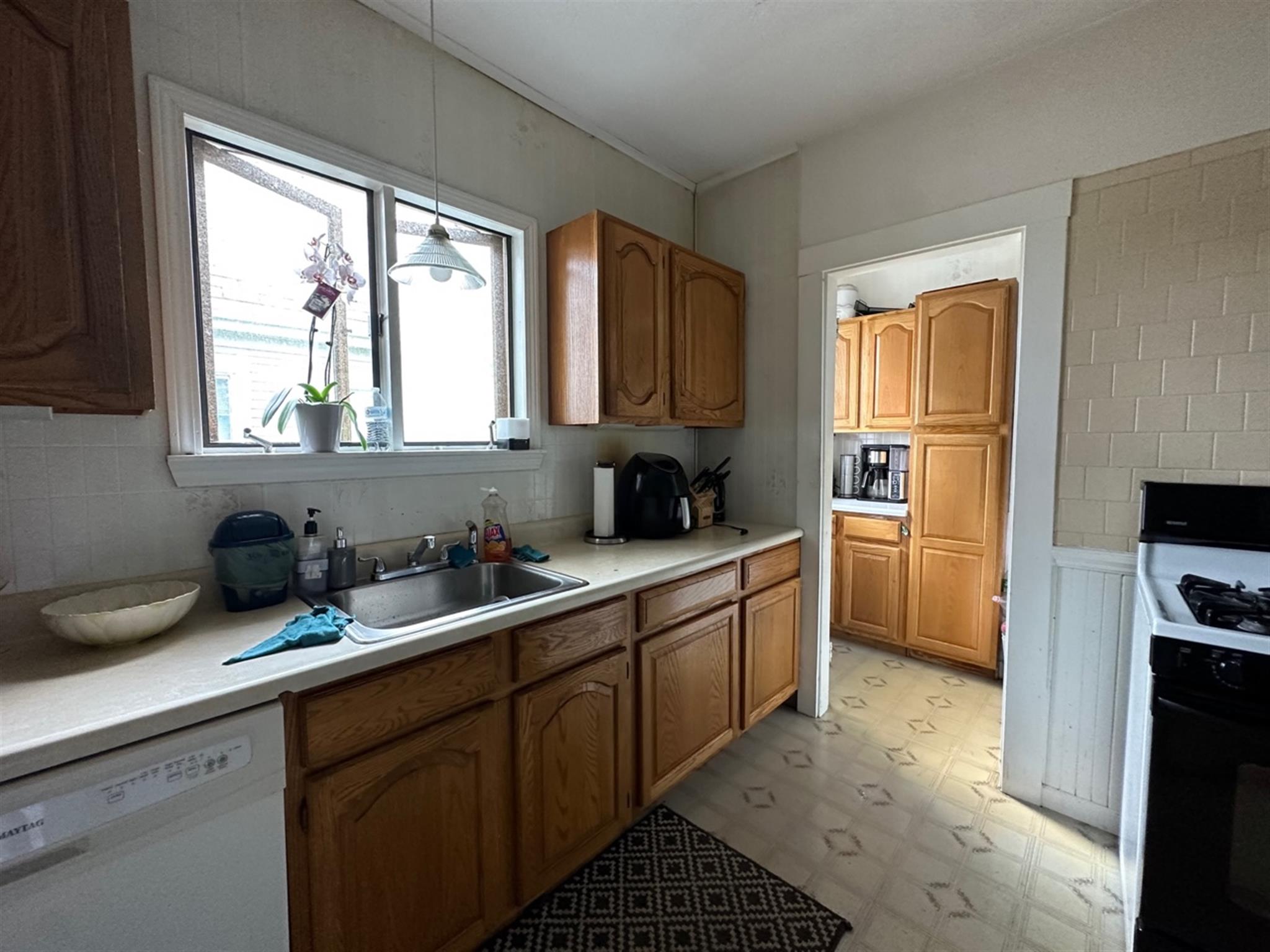 19 Stanley Ave, Tufts University