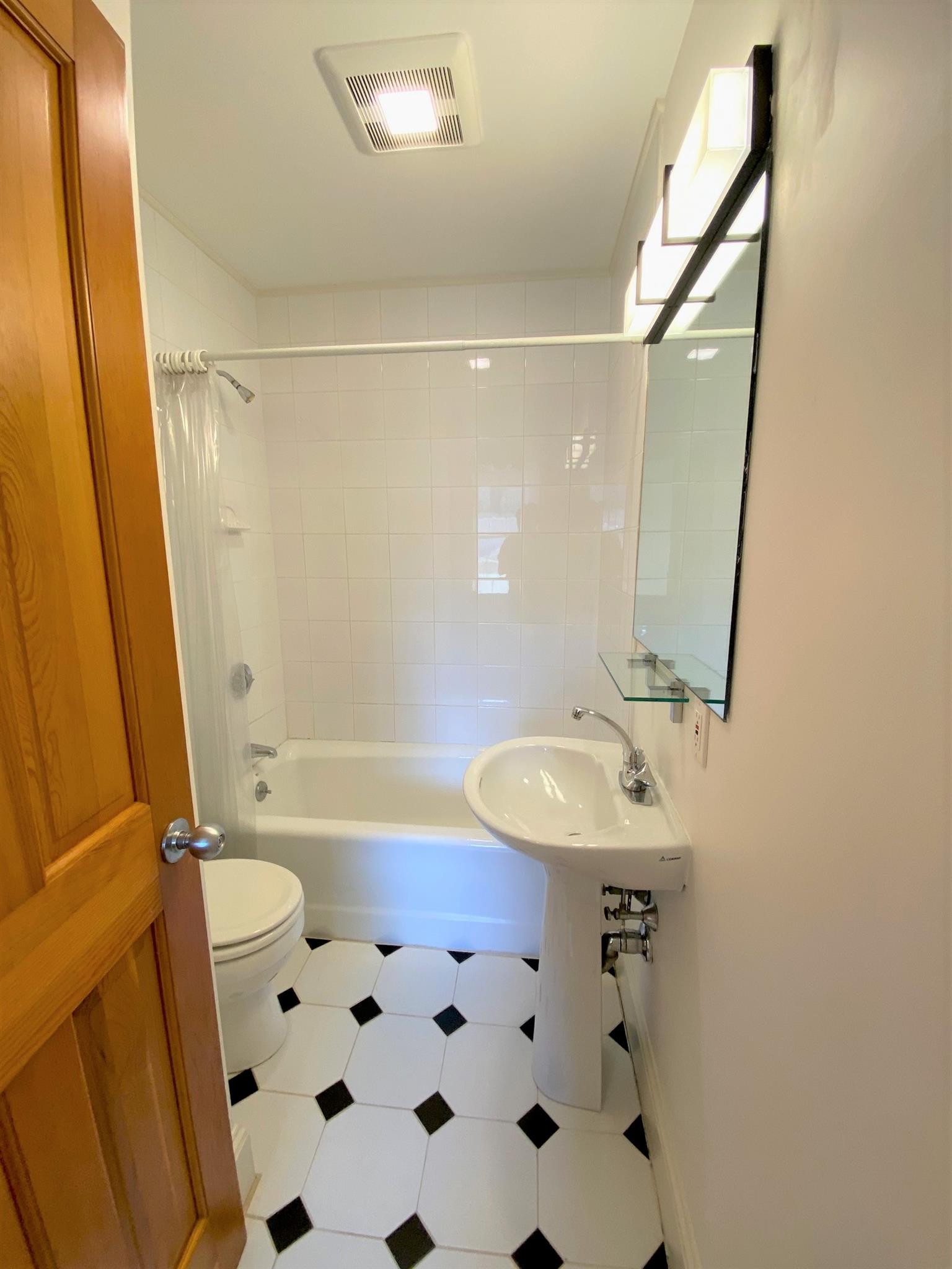 259 Mount Auburn St, Harvard Square