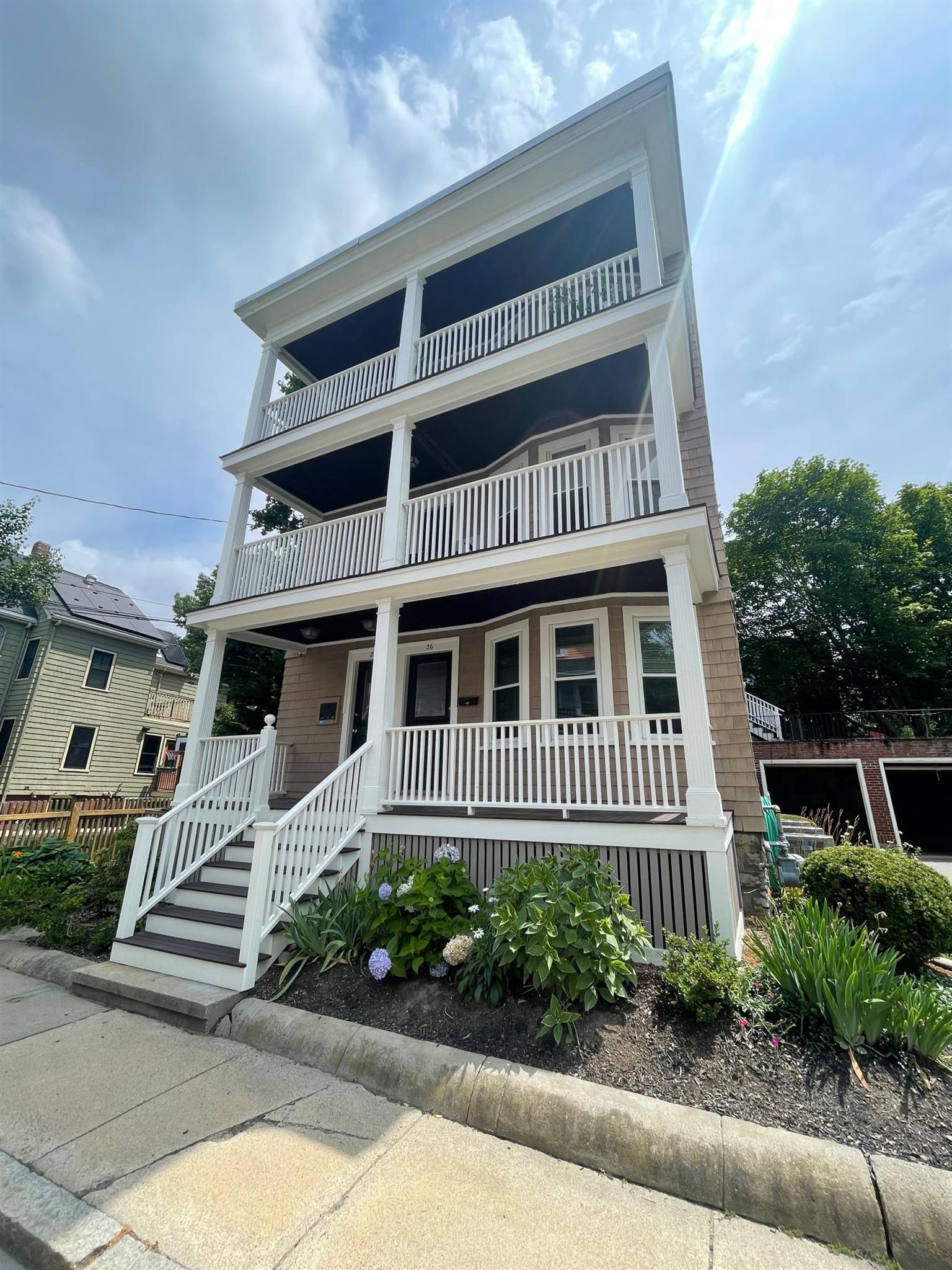 26 Ashland St, Davis Square