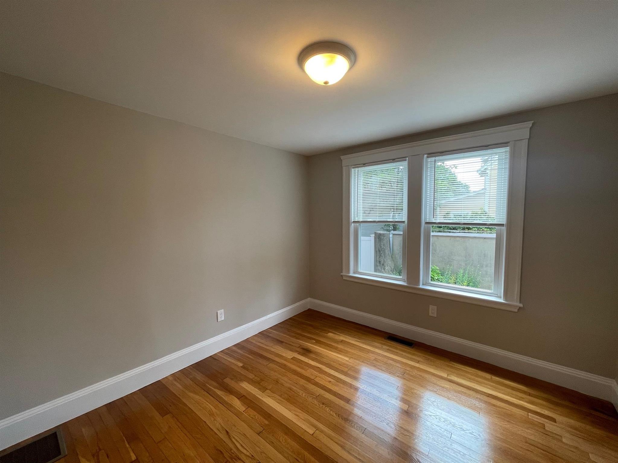 26 Ashland St, Davis Square