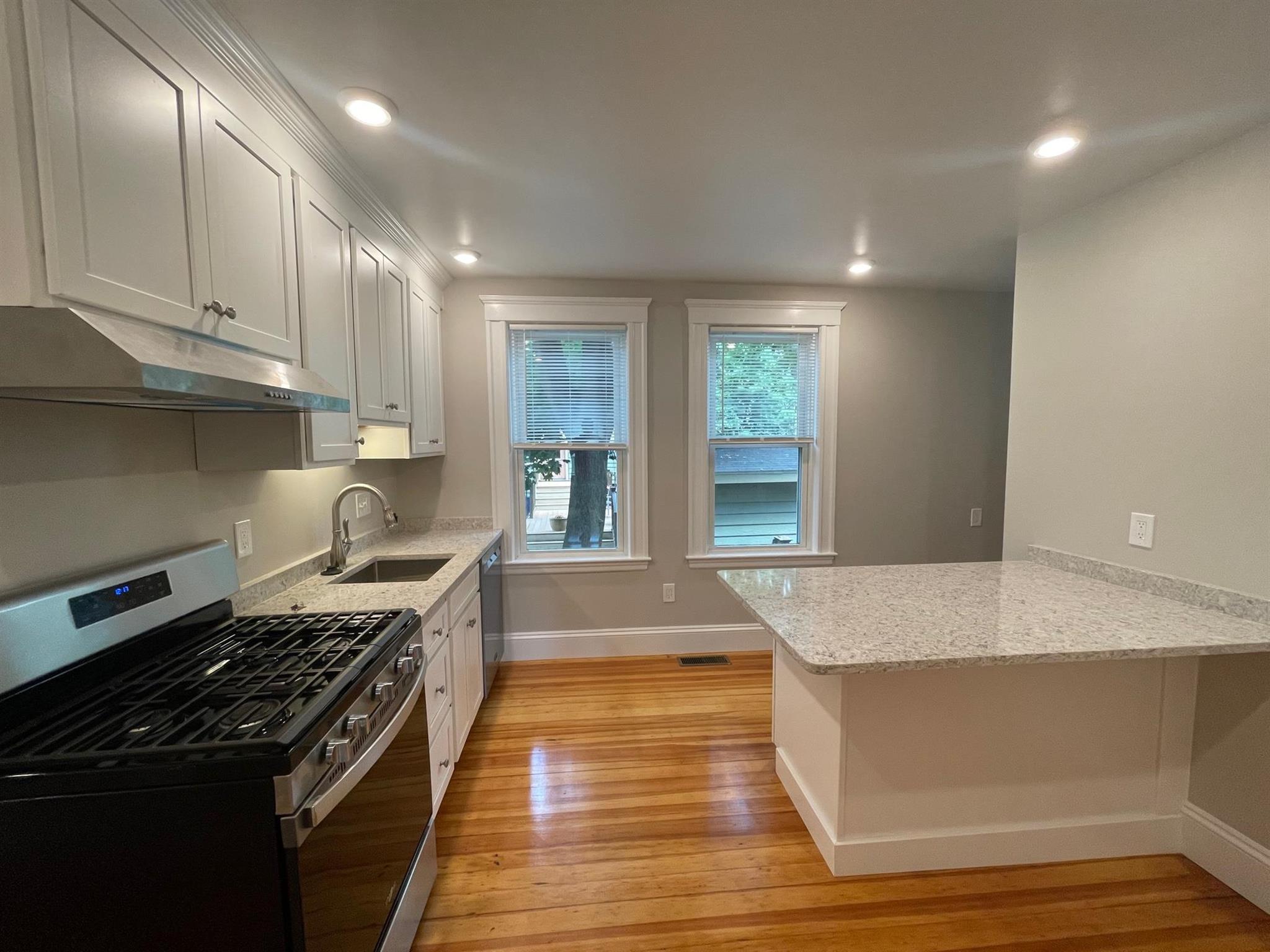 26 Ashland St, Porter Square